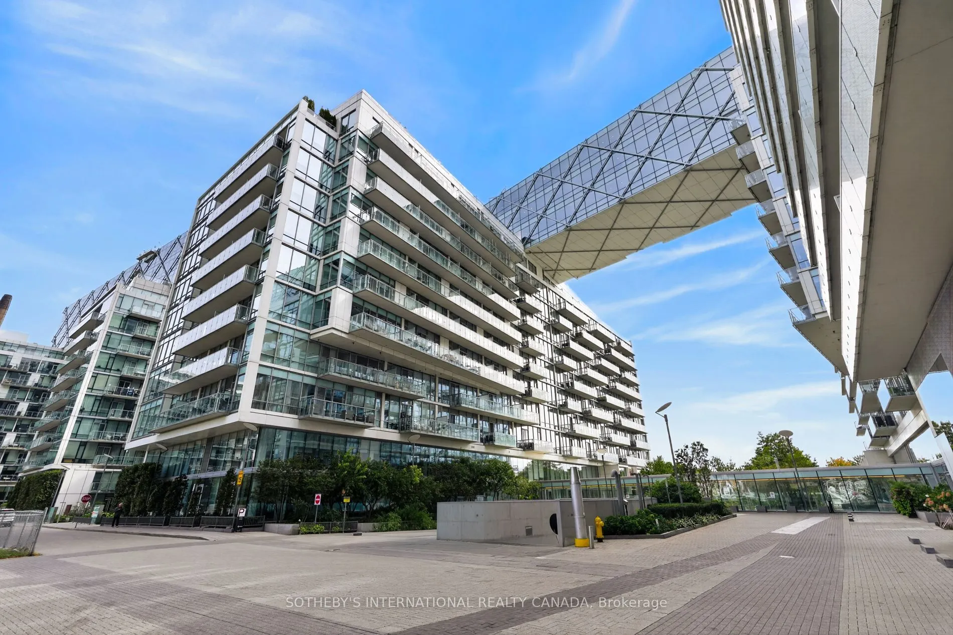 29 Queens Quay E #TH 114