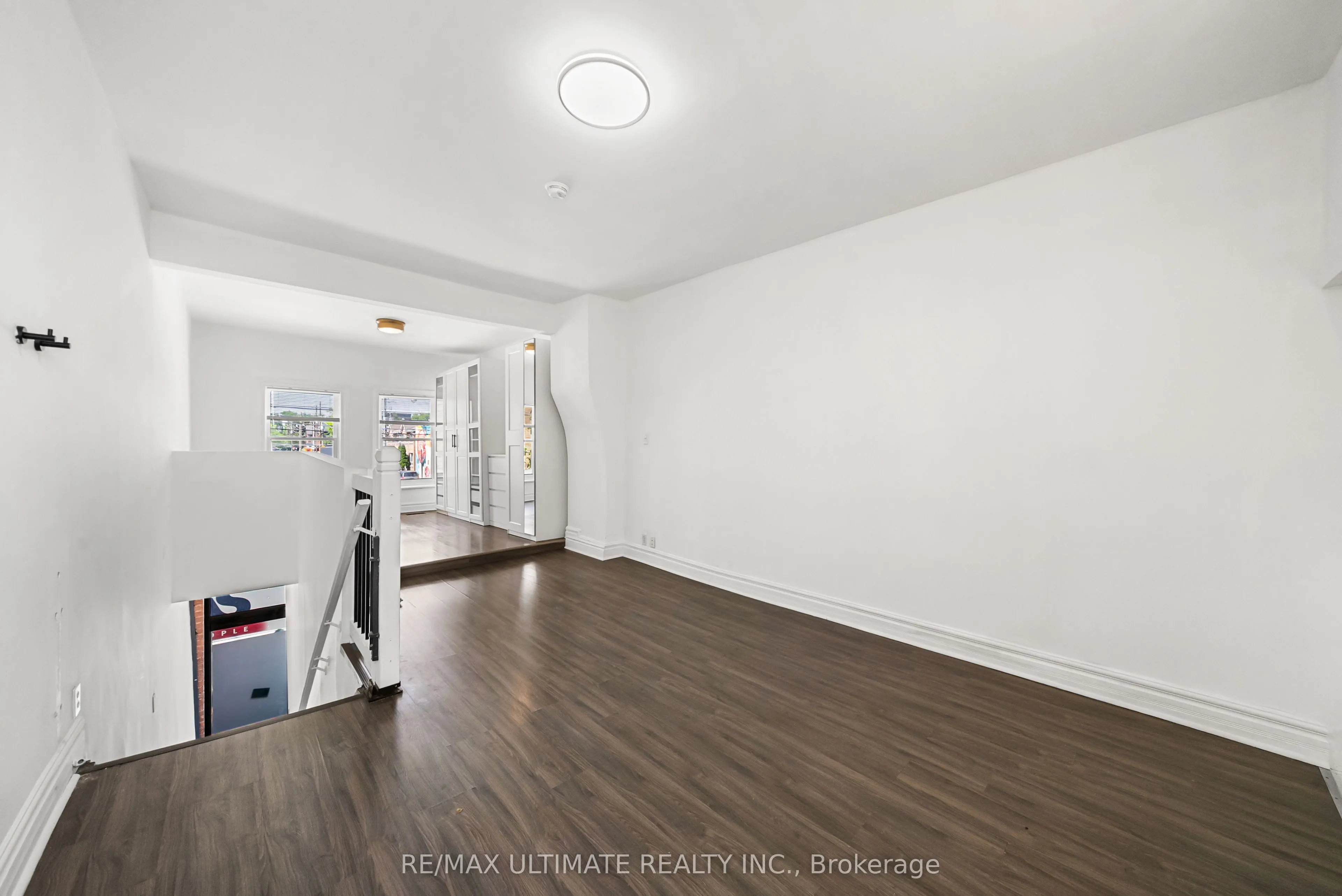 831 Queen Street W