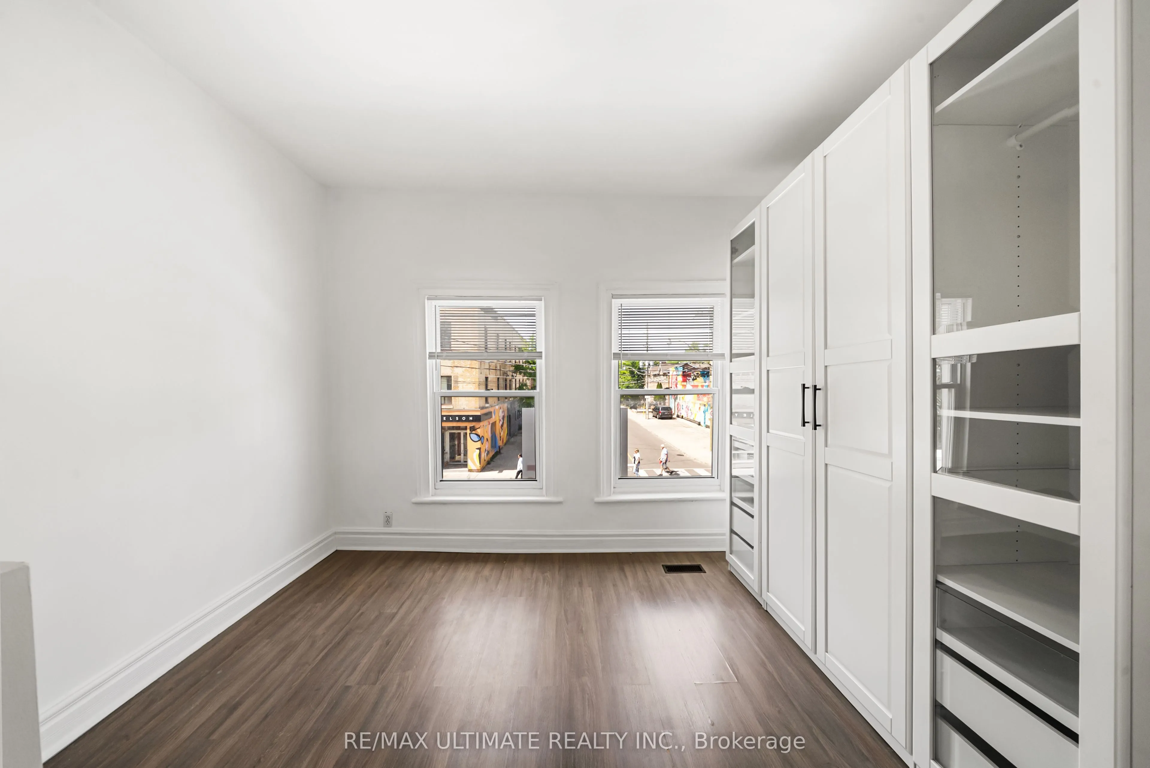 831 Queen Street W