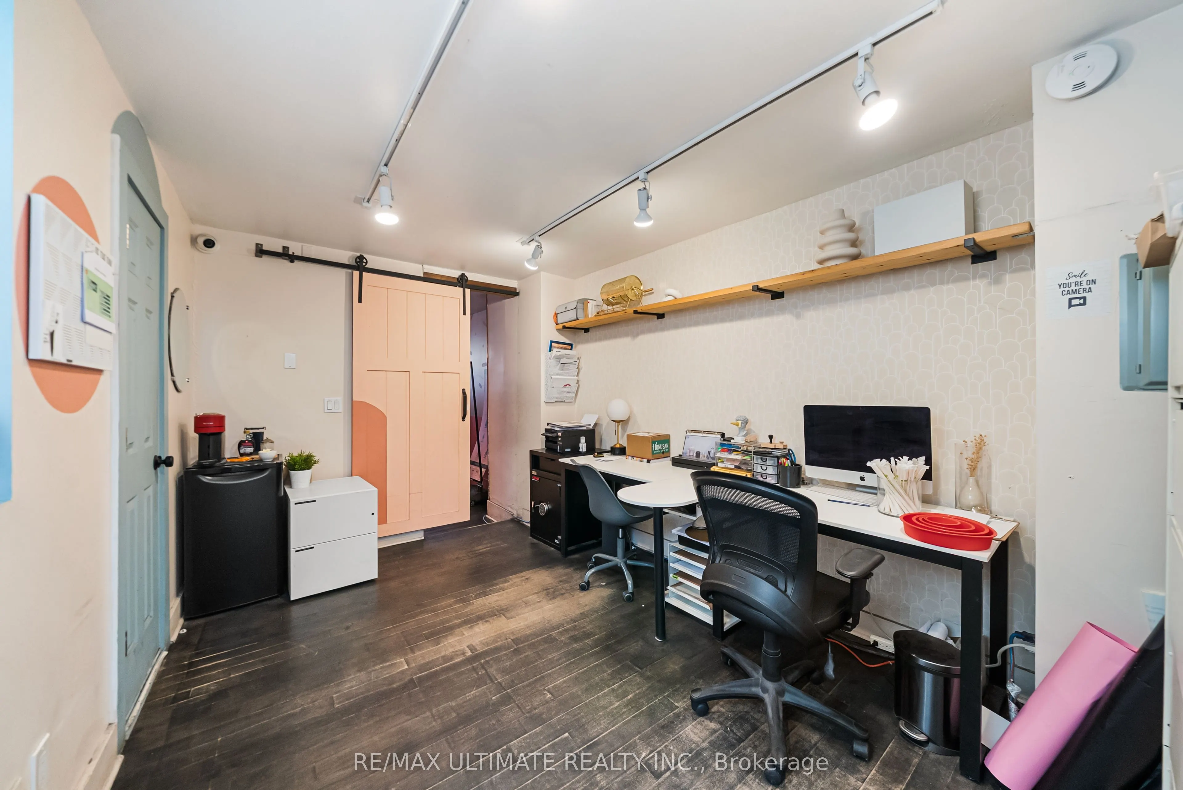 831 Queen Street W