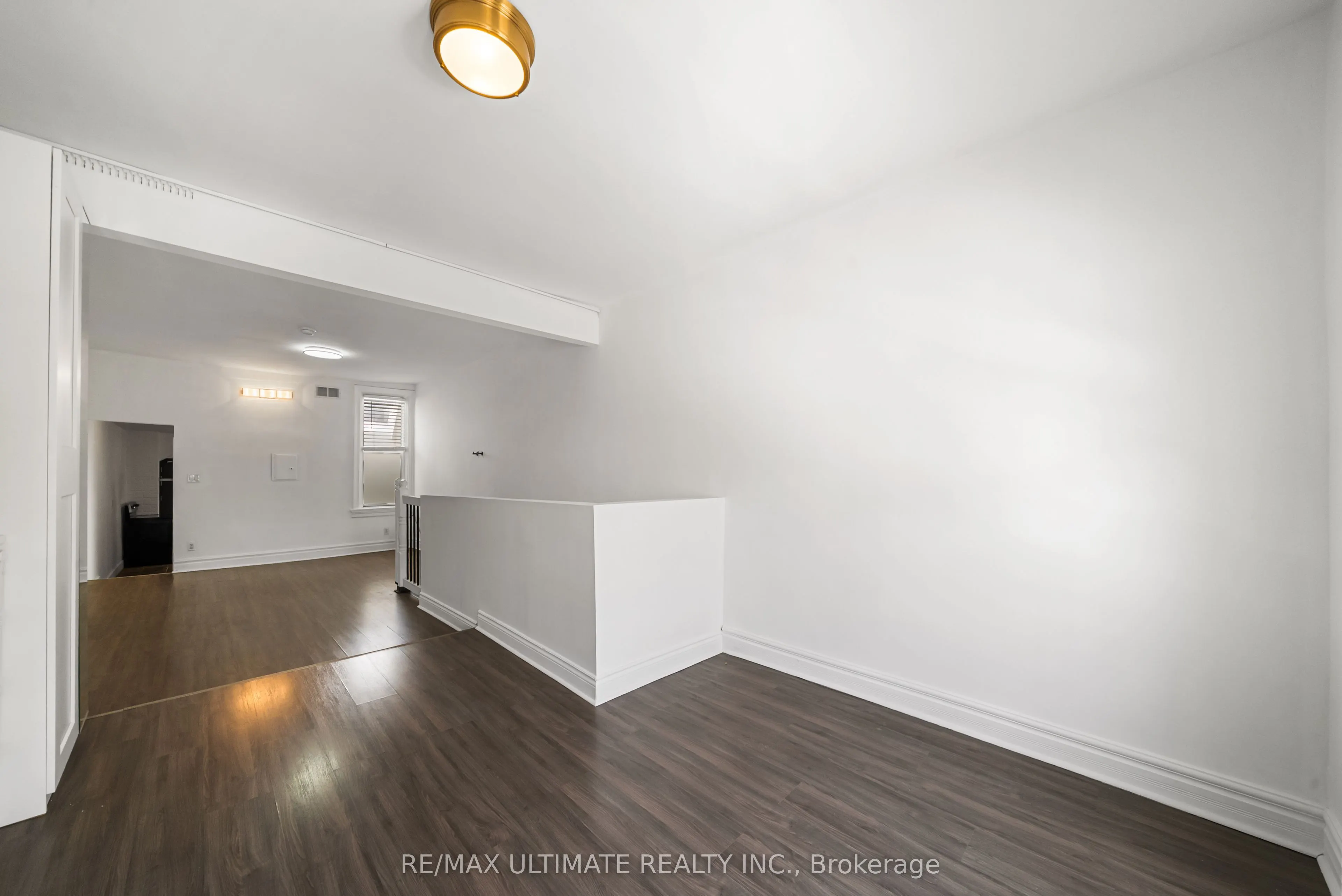 831 Queen Street W