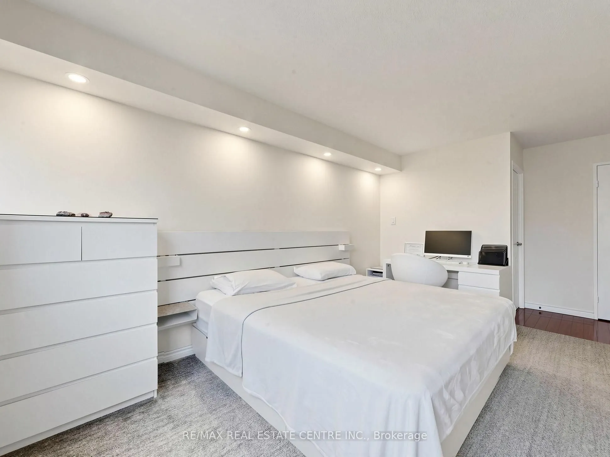 100 Antibes Drive #207
