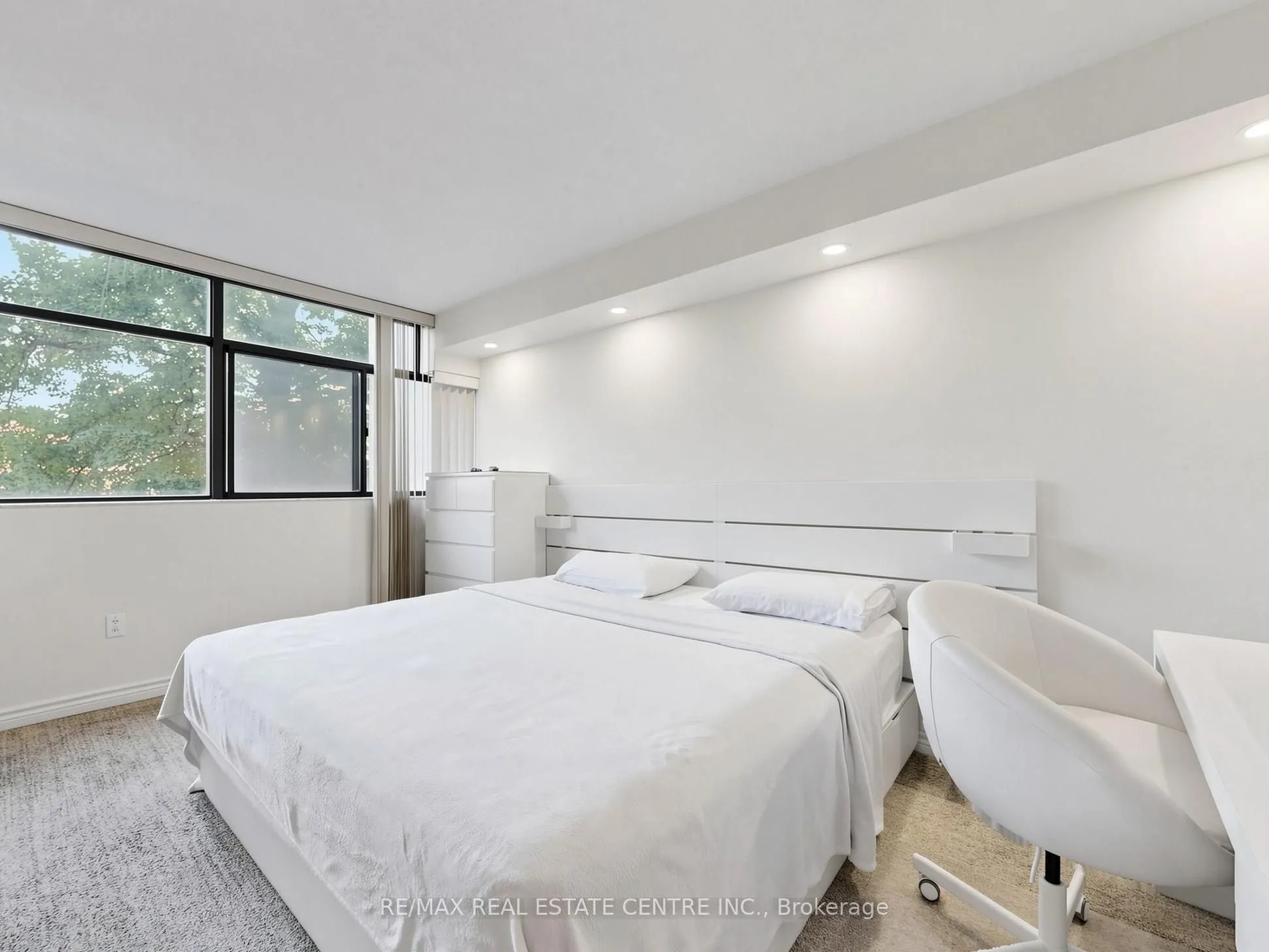100 Antibes Drive #207