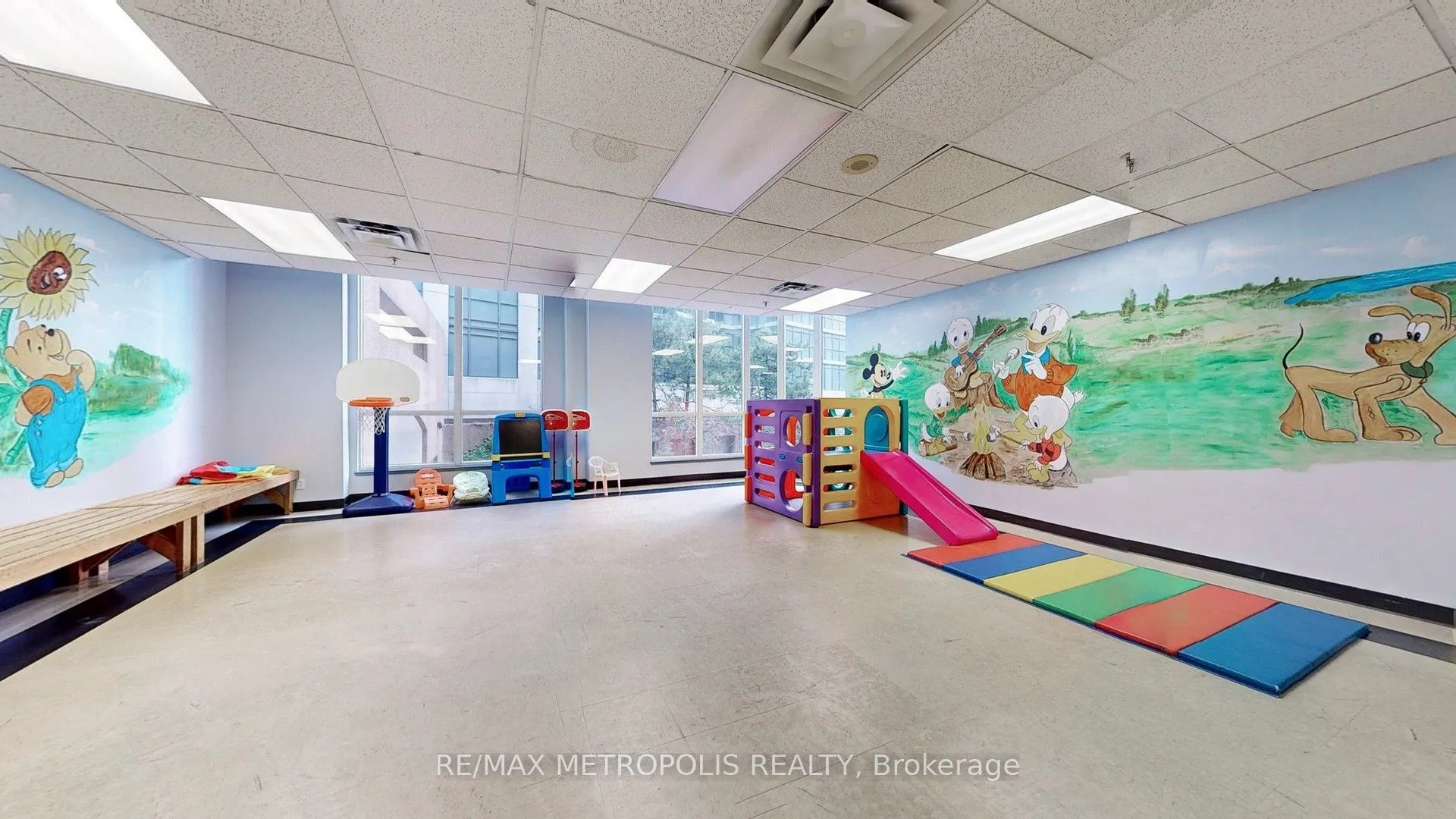 7 Carlton Street #1702