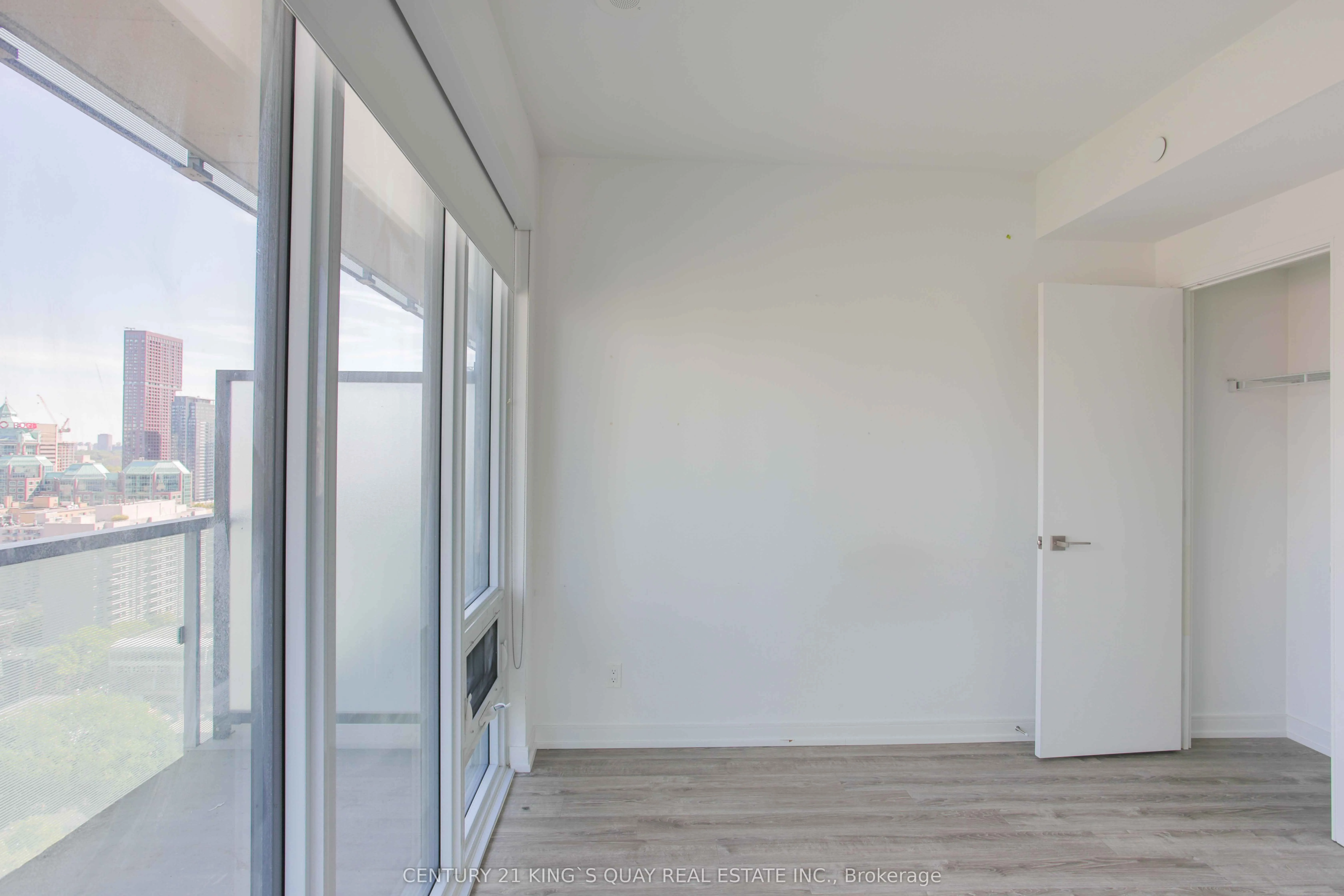 28 Wellesley Street E #2509