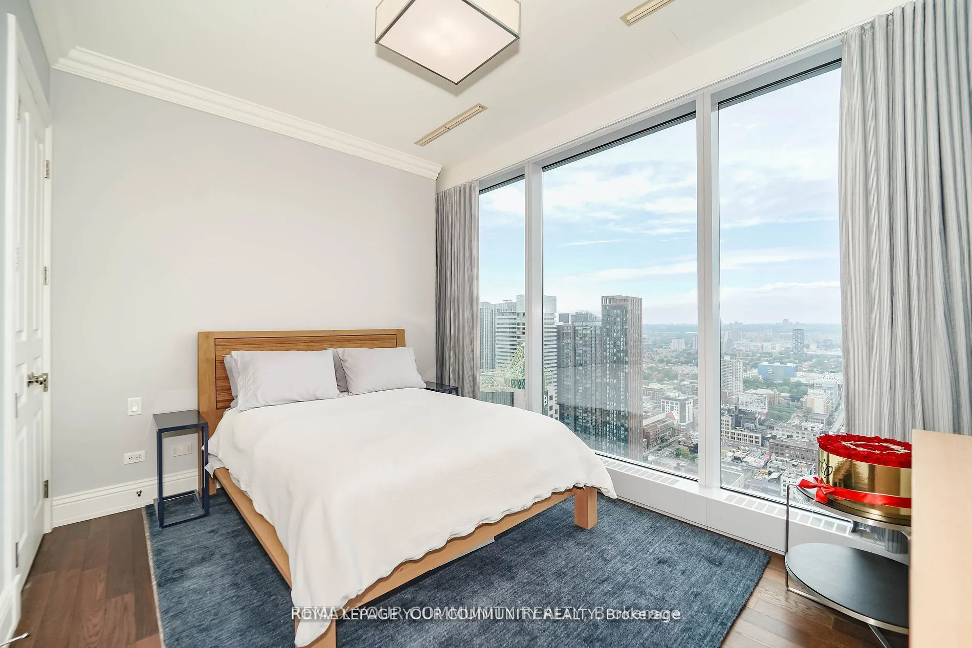 183 Wellington Street W #3903