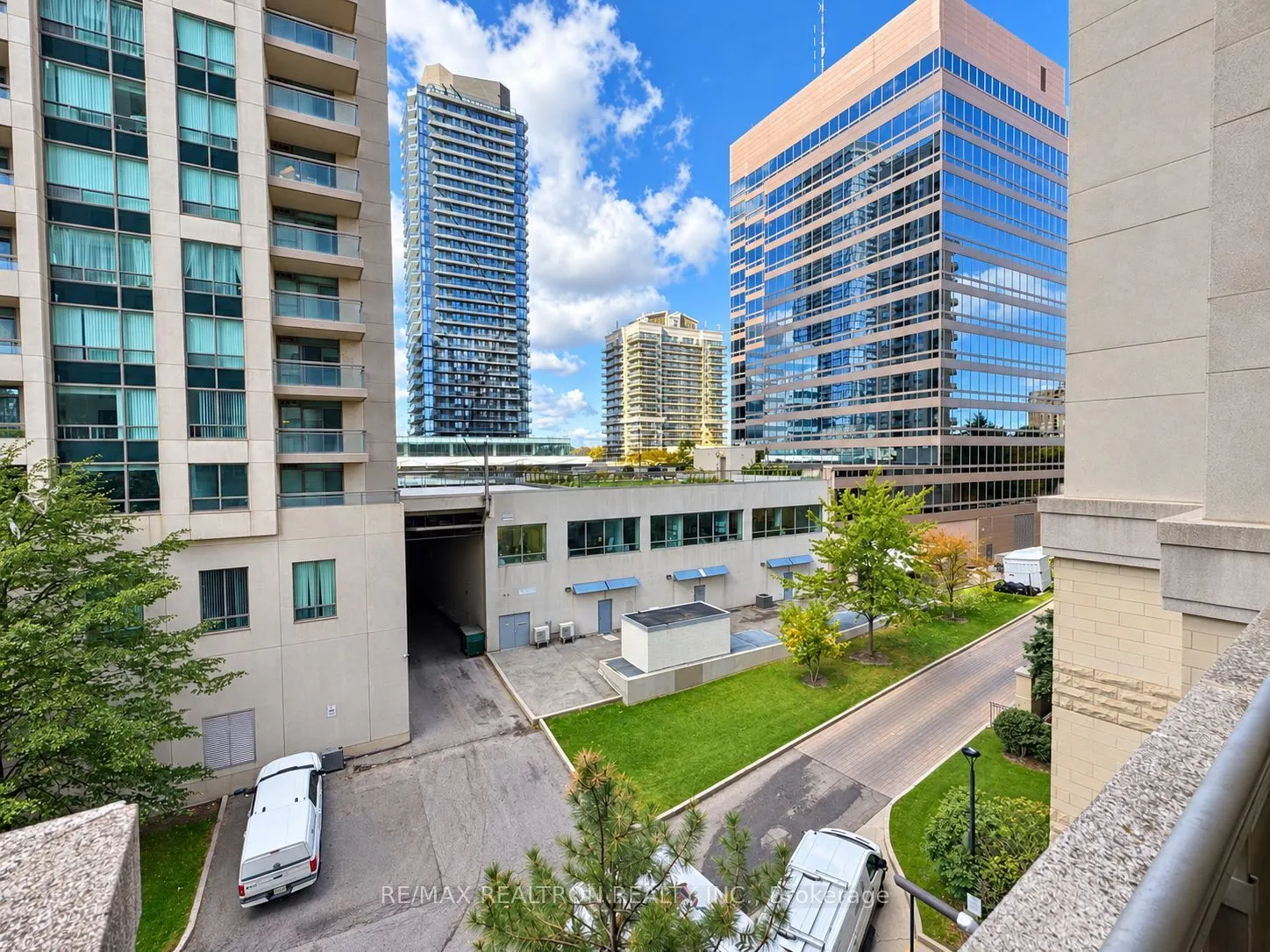 256 Doris Avenue #511