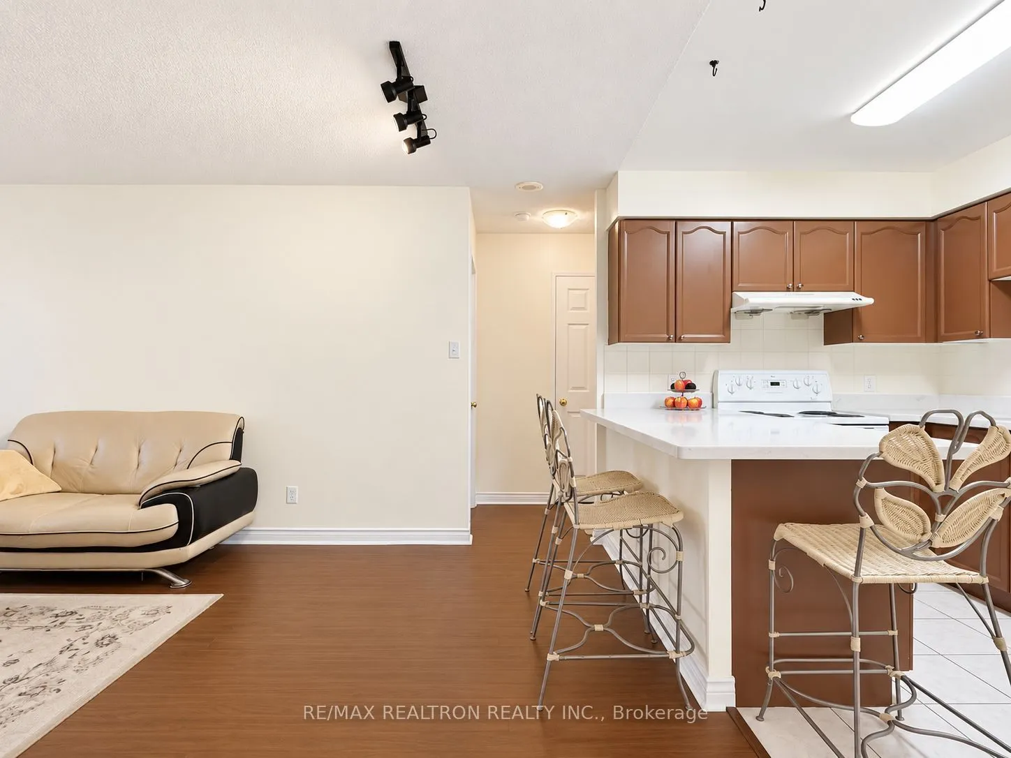 256 Doris Avenue #511