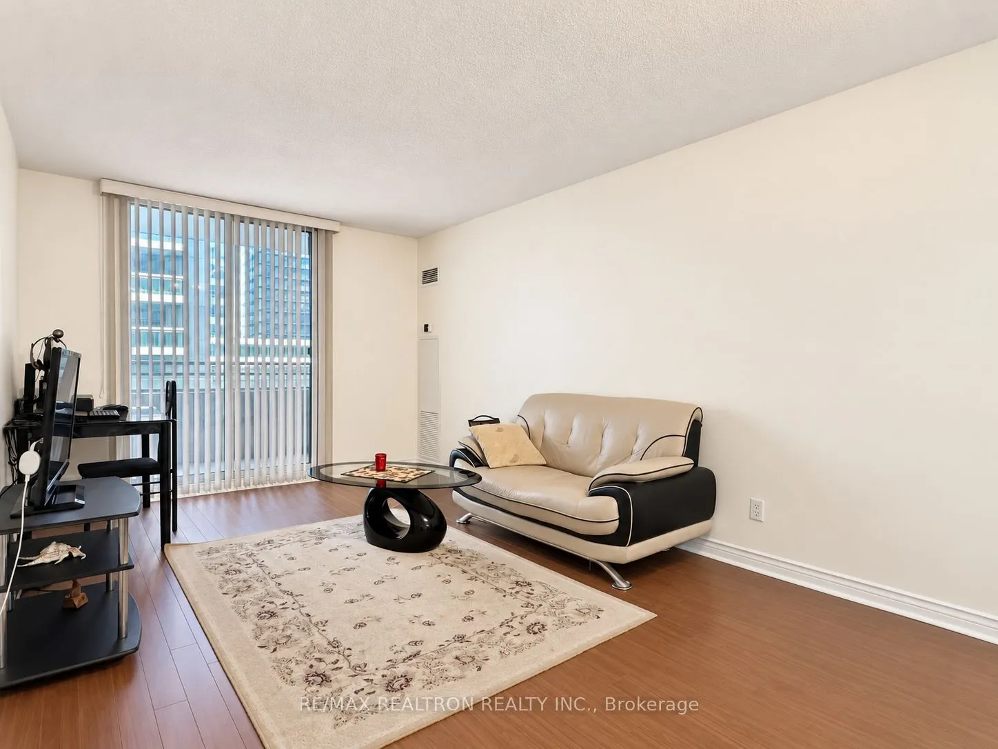 256 Doris Avenue #511