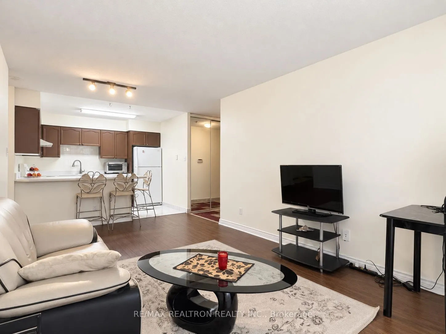 256 Doris Avenue #511