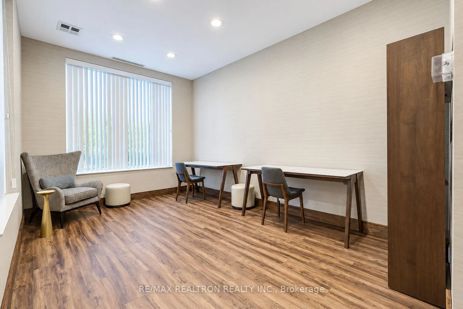 256 Doris Avenue #511