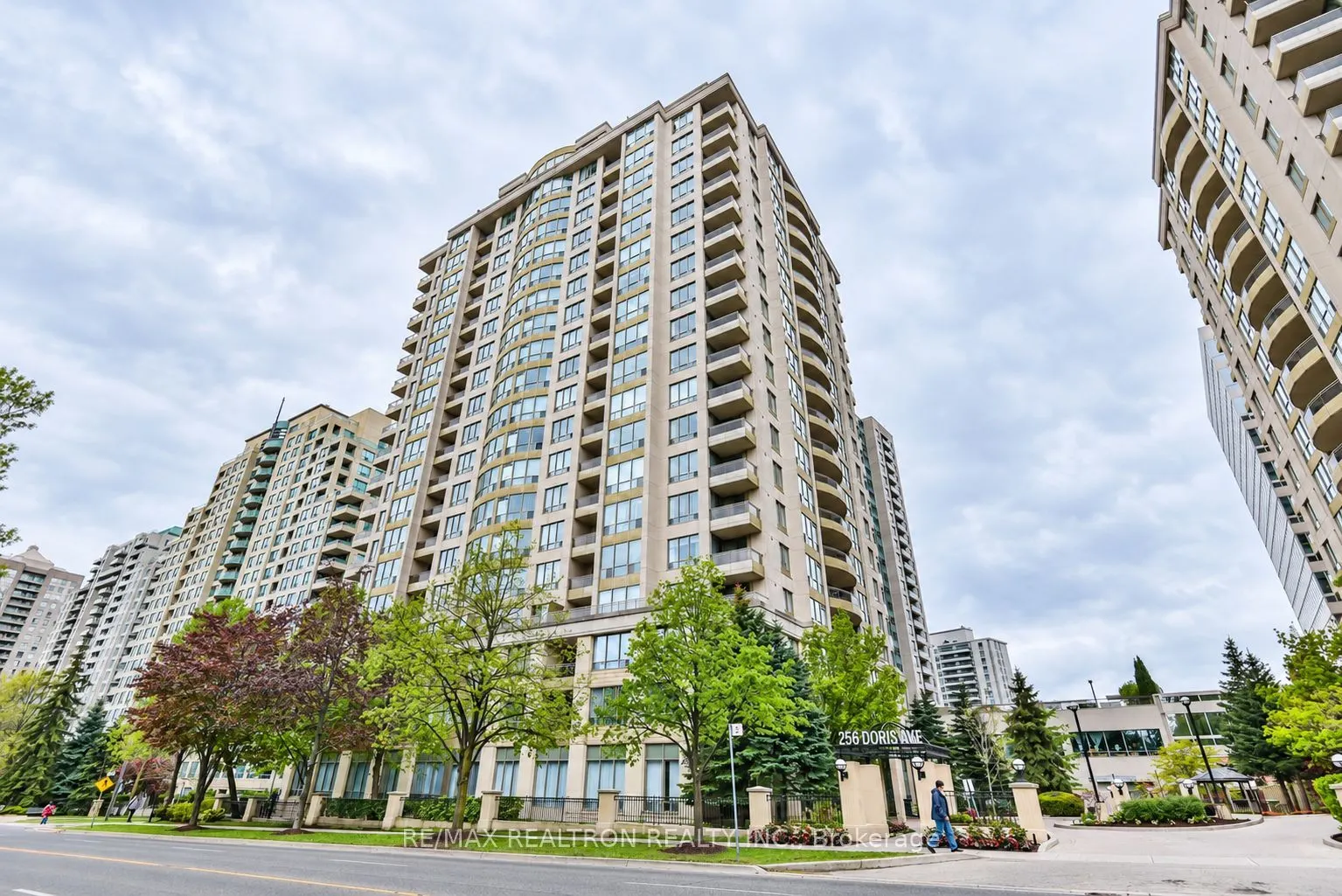 256 Doris Avenue #511