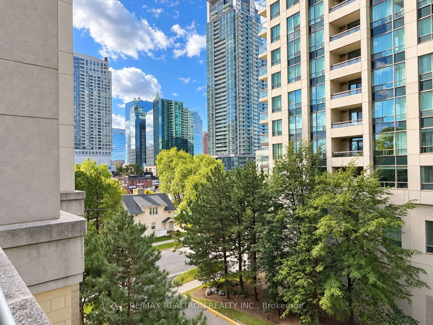 256 Doris Avenue #511