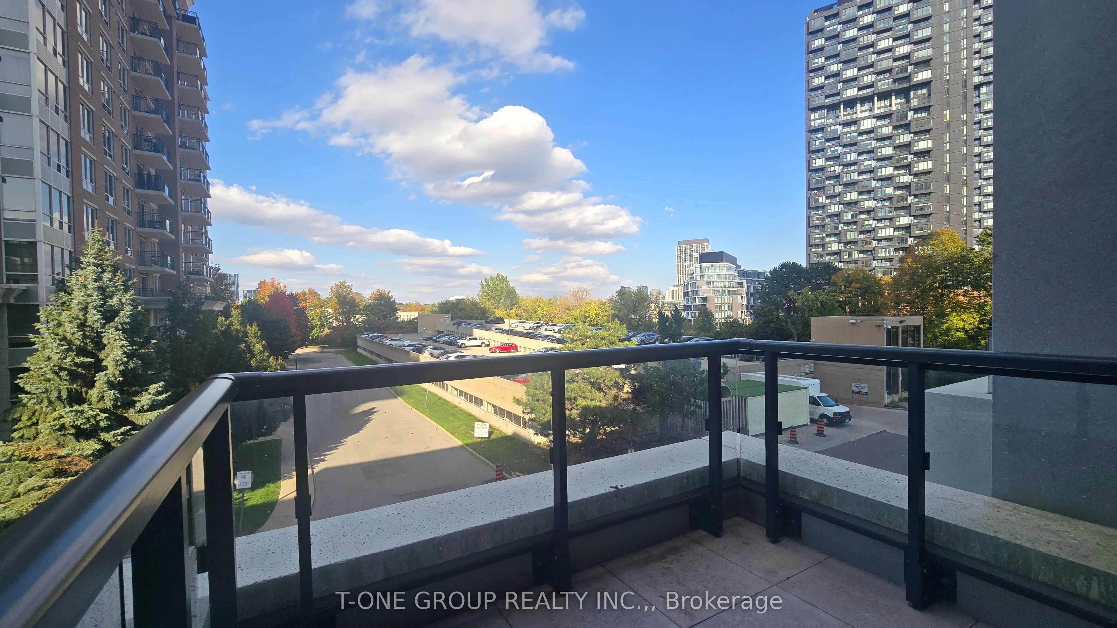 30 Inn on the Park Drive #406