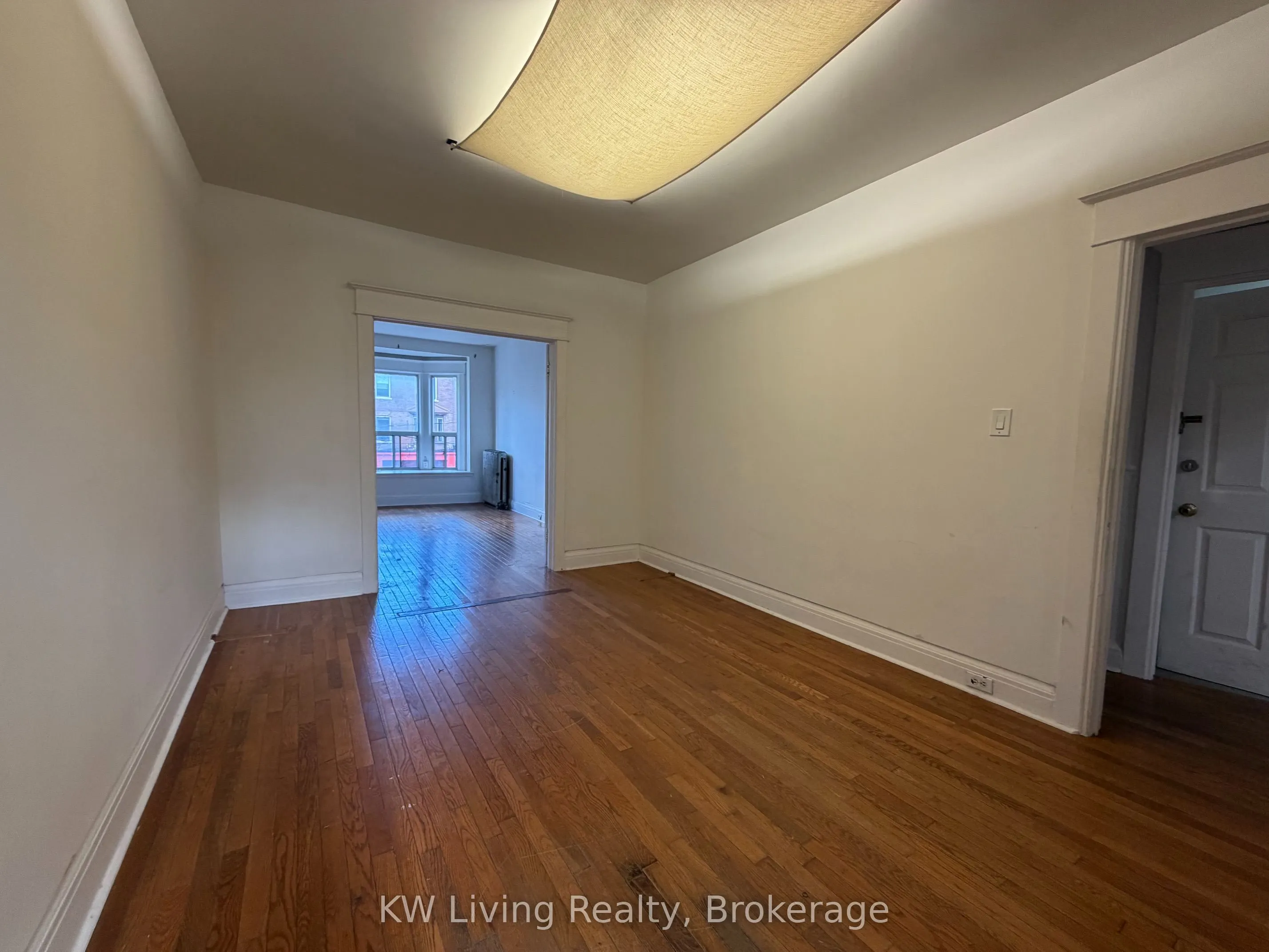 543 College Street #2/F