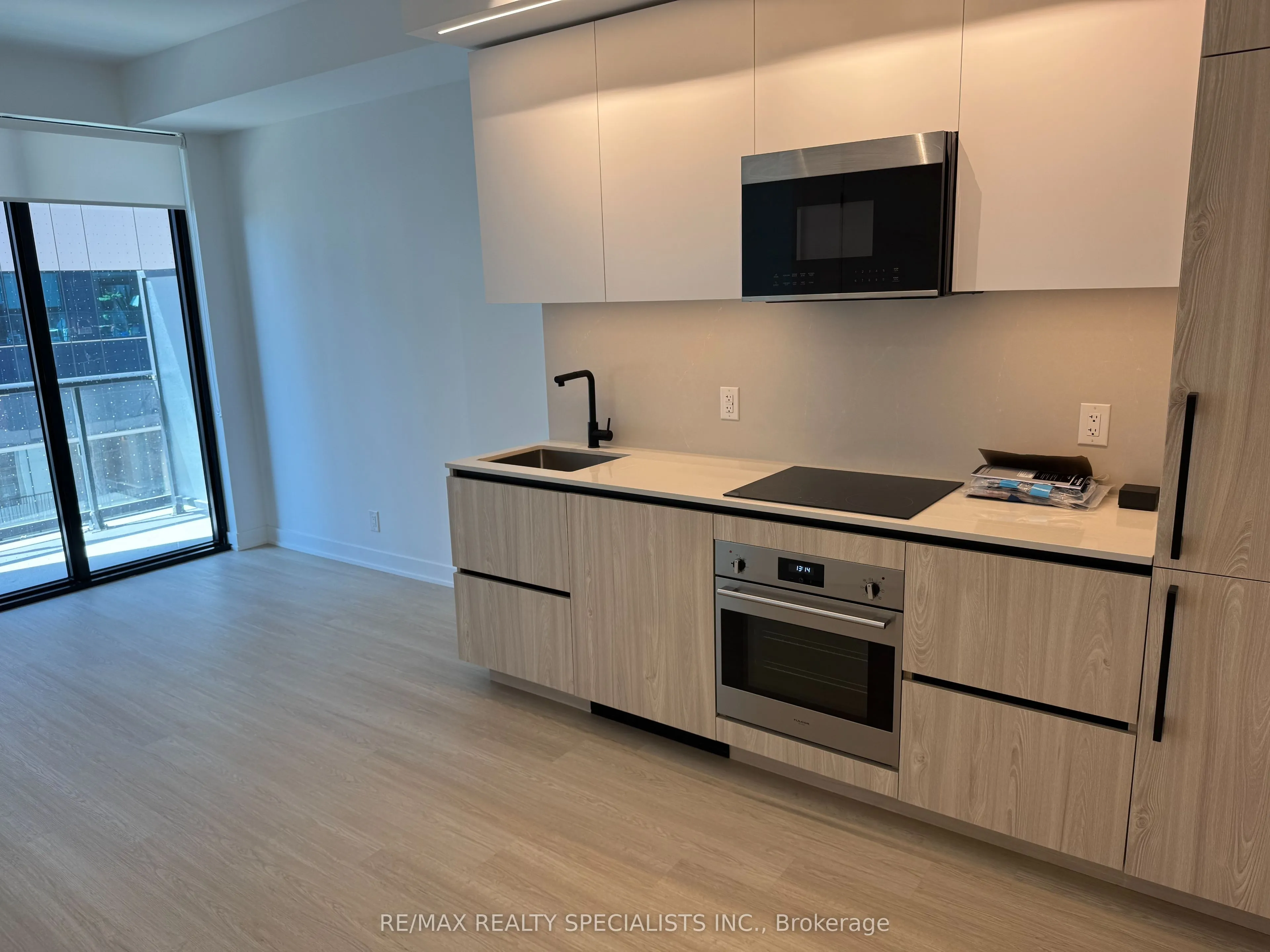 699 SHEPPARD Avenue E #311