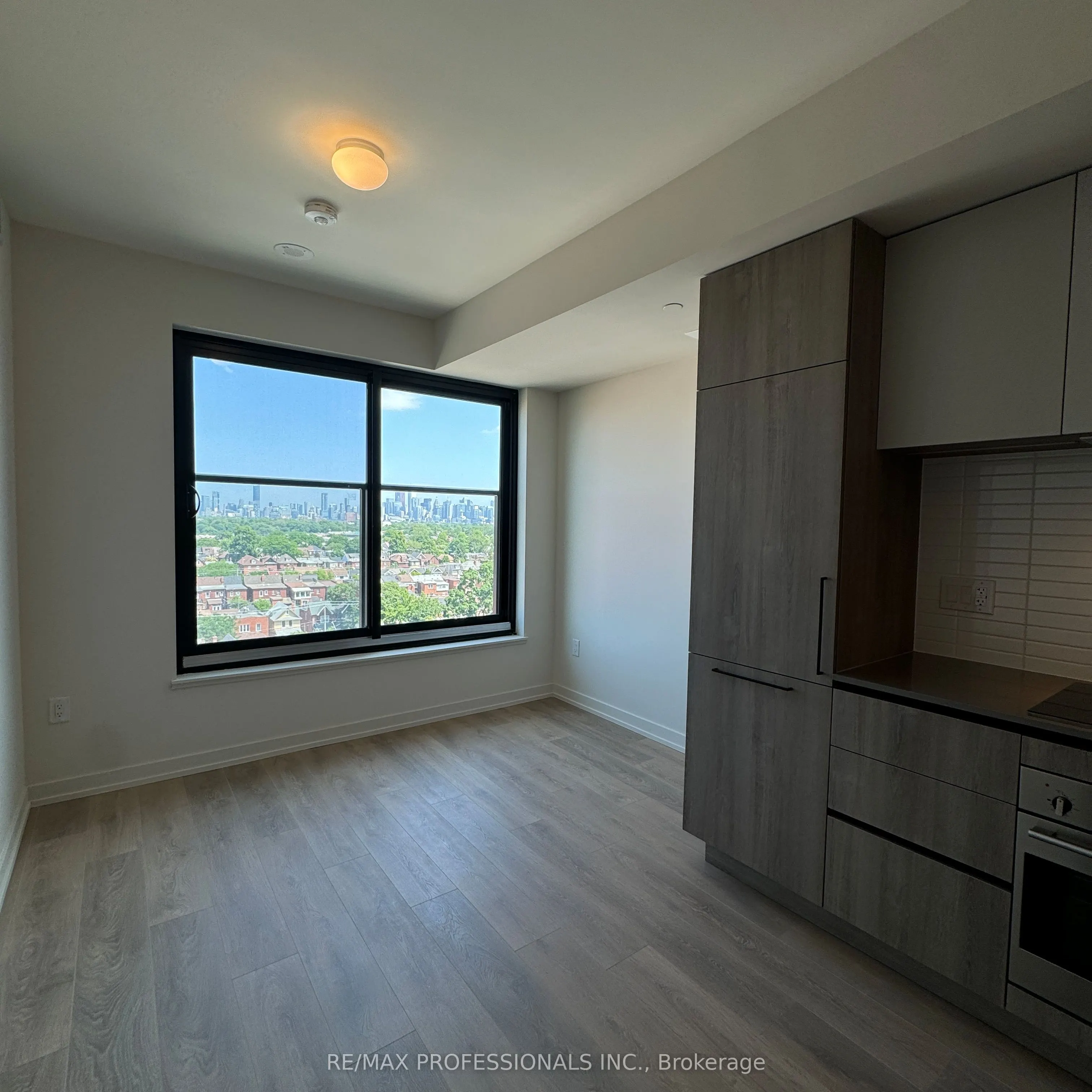 181 Sterling Road #901