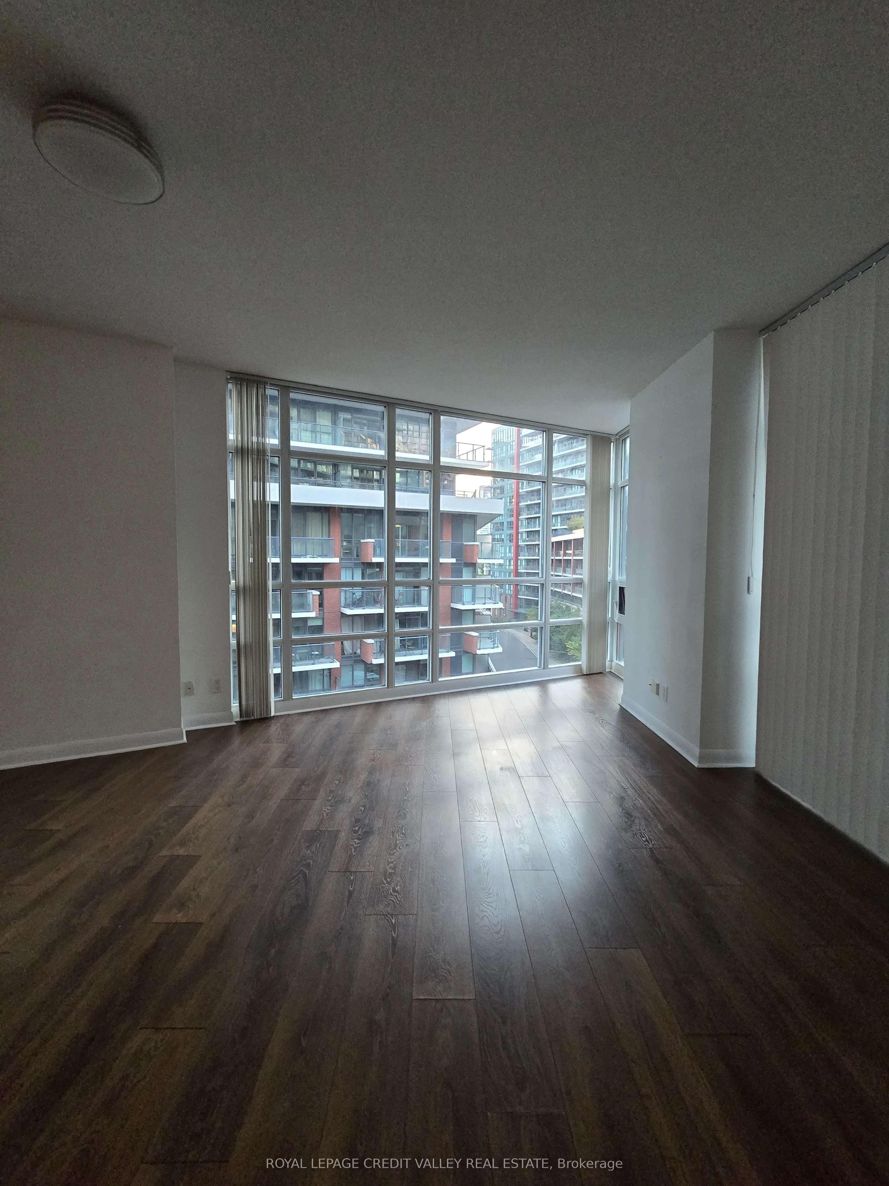 15 Bruyeres Mews #614