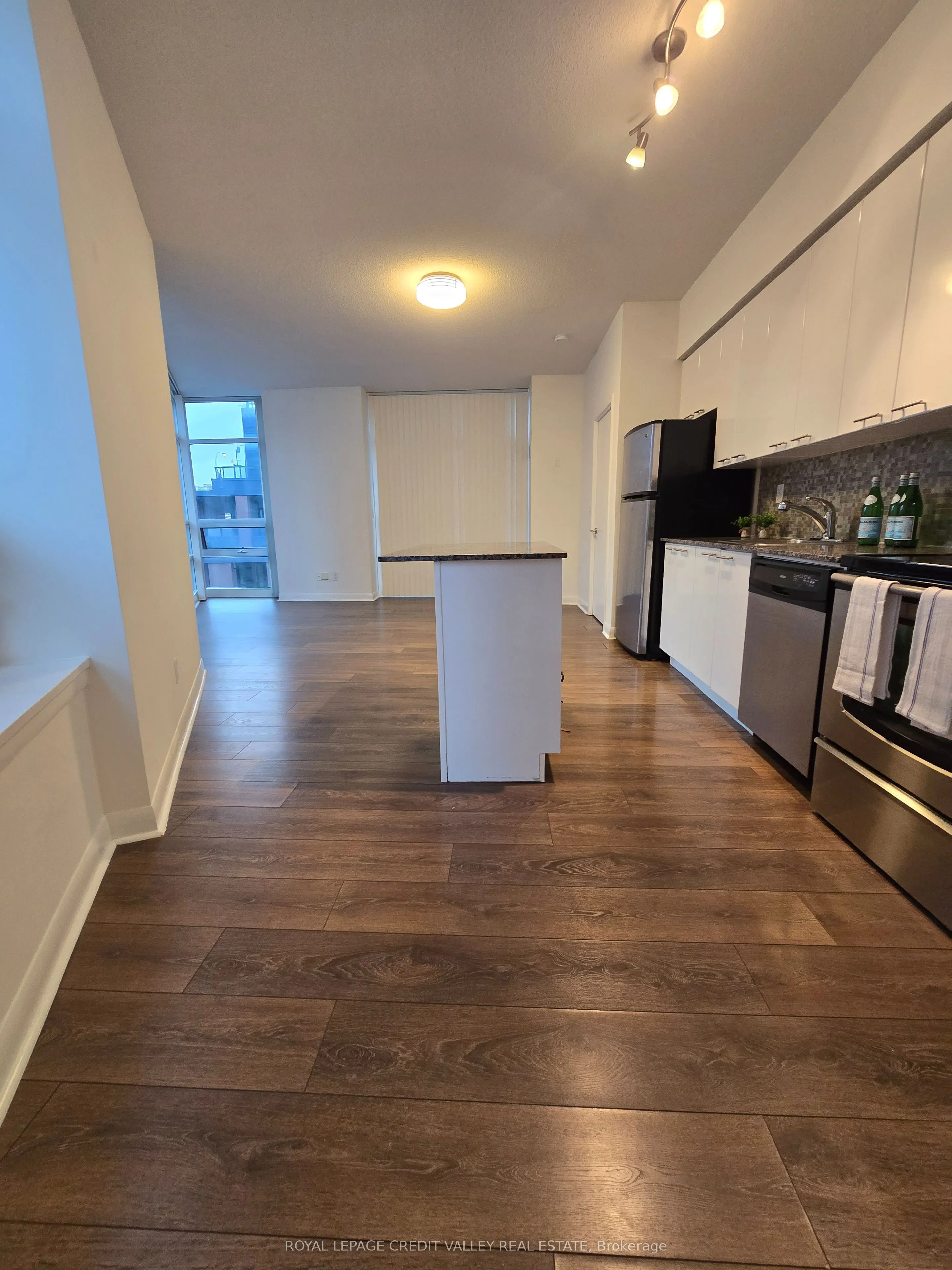 15 Bruyeres Mews #614