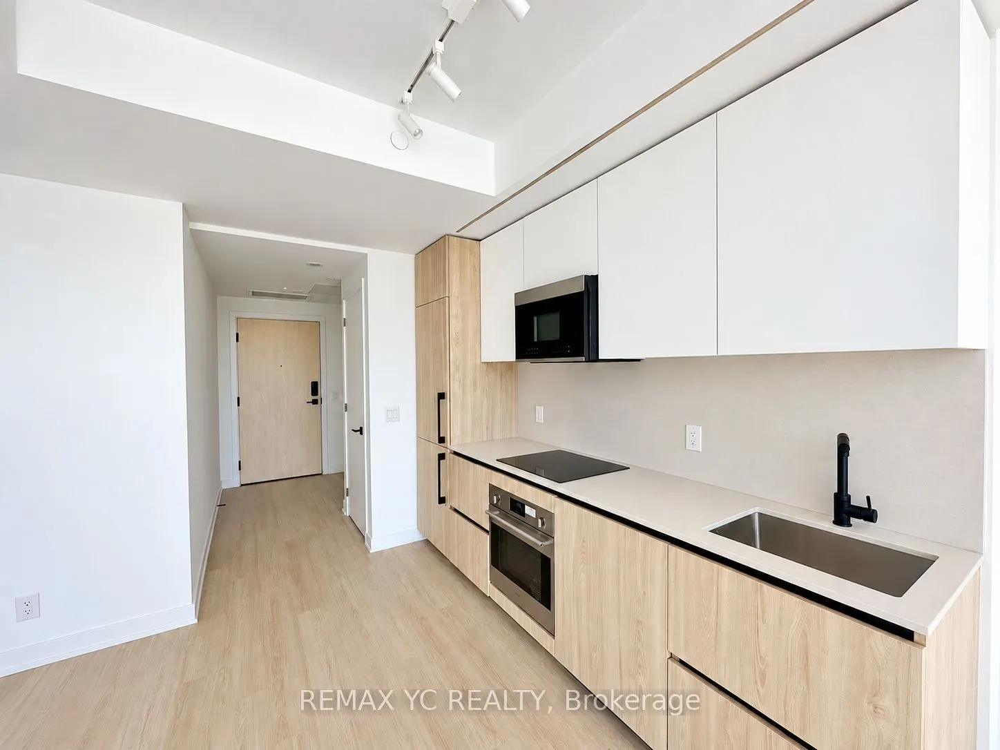 699 Sheppard Avenue E #308