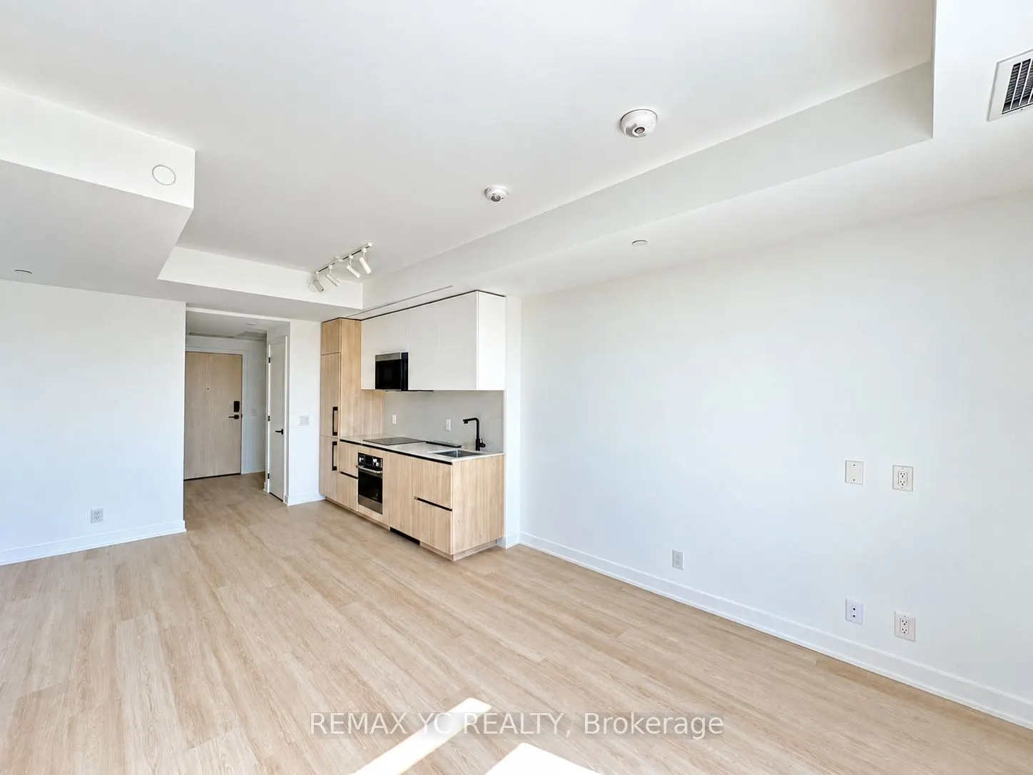 699 Sheppard Avenue E #308