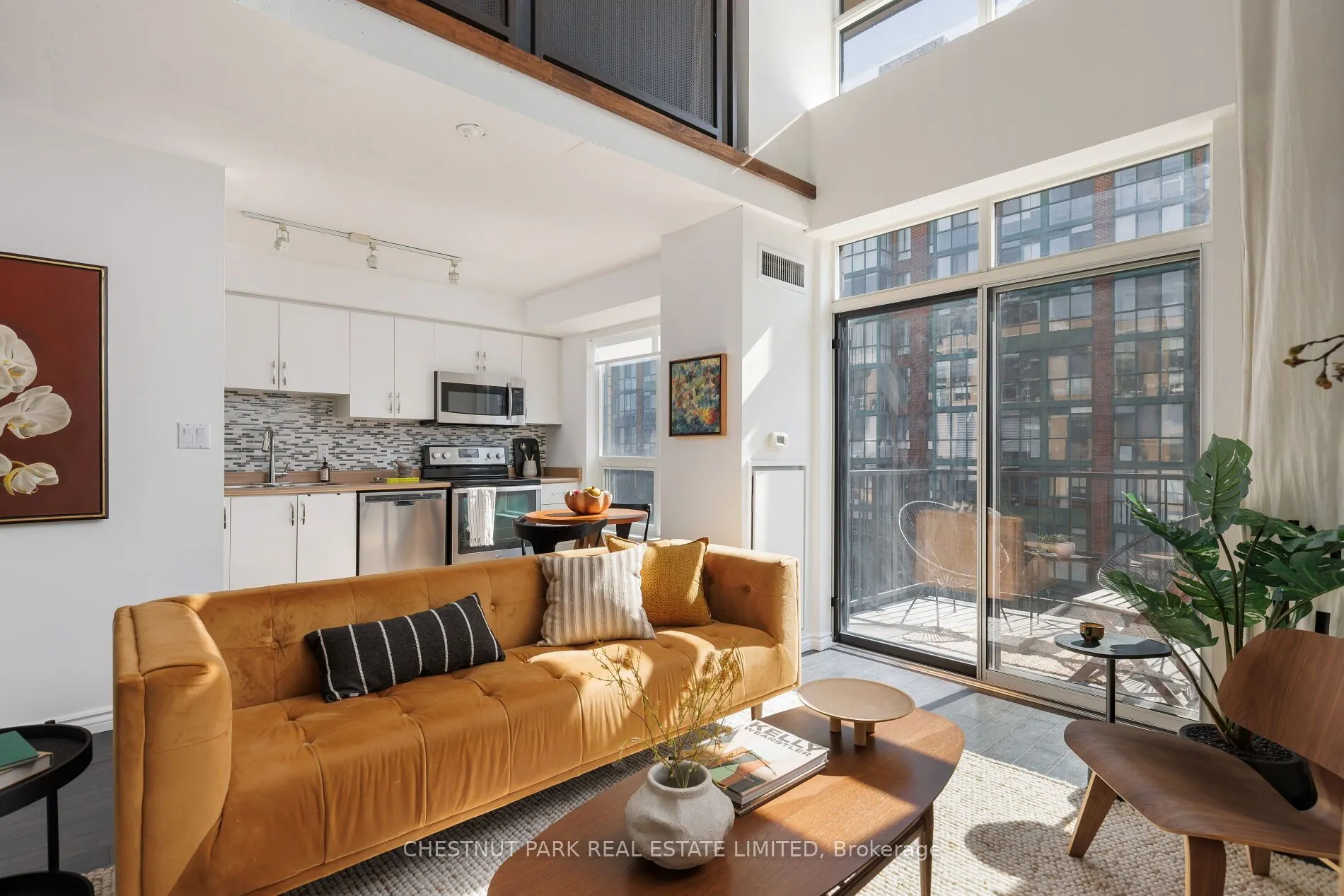 800 King Street W #611