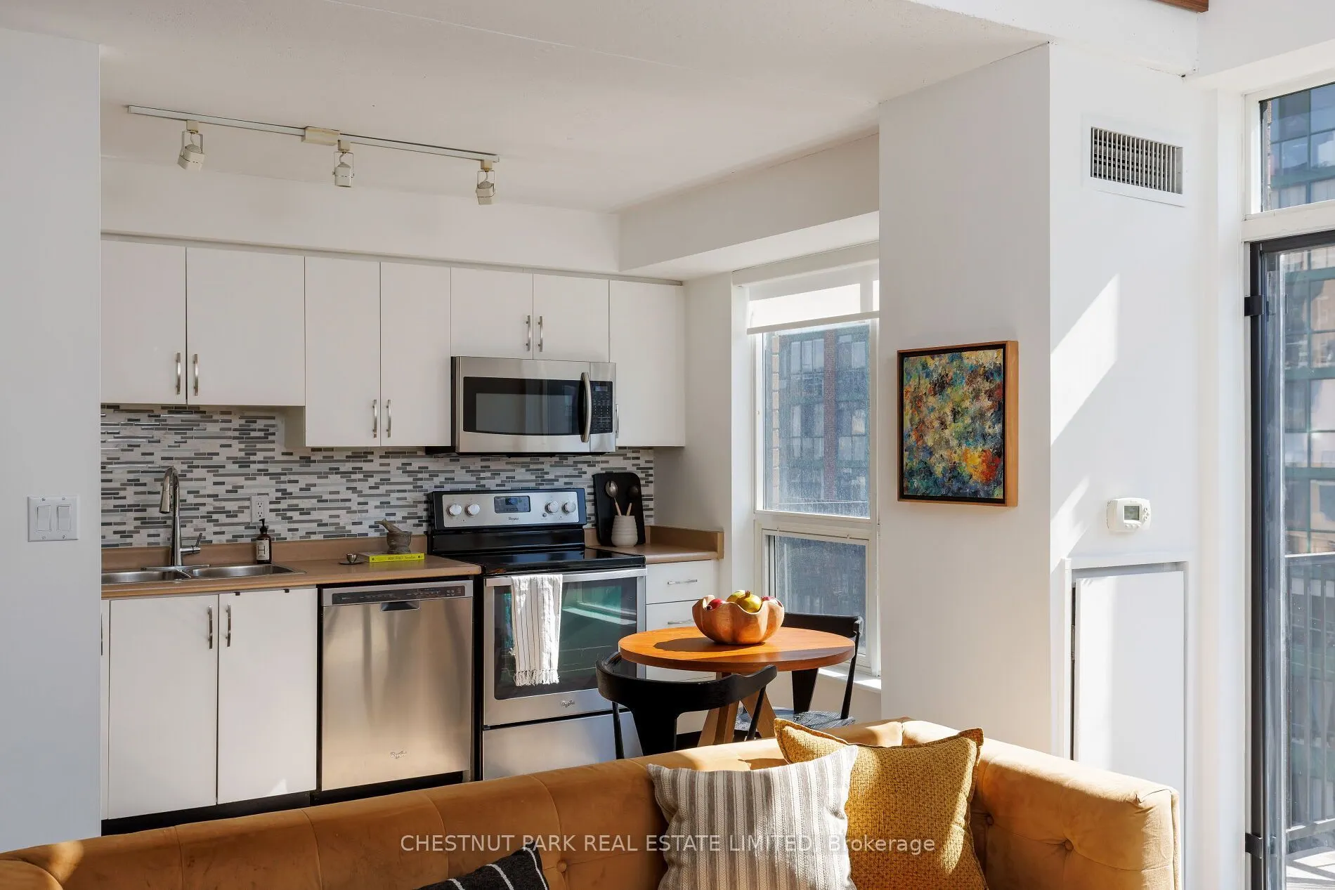 800 King Street W #611