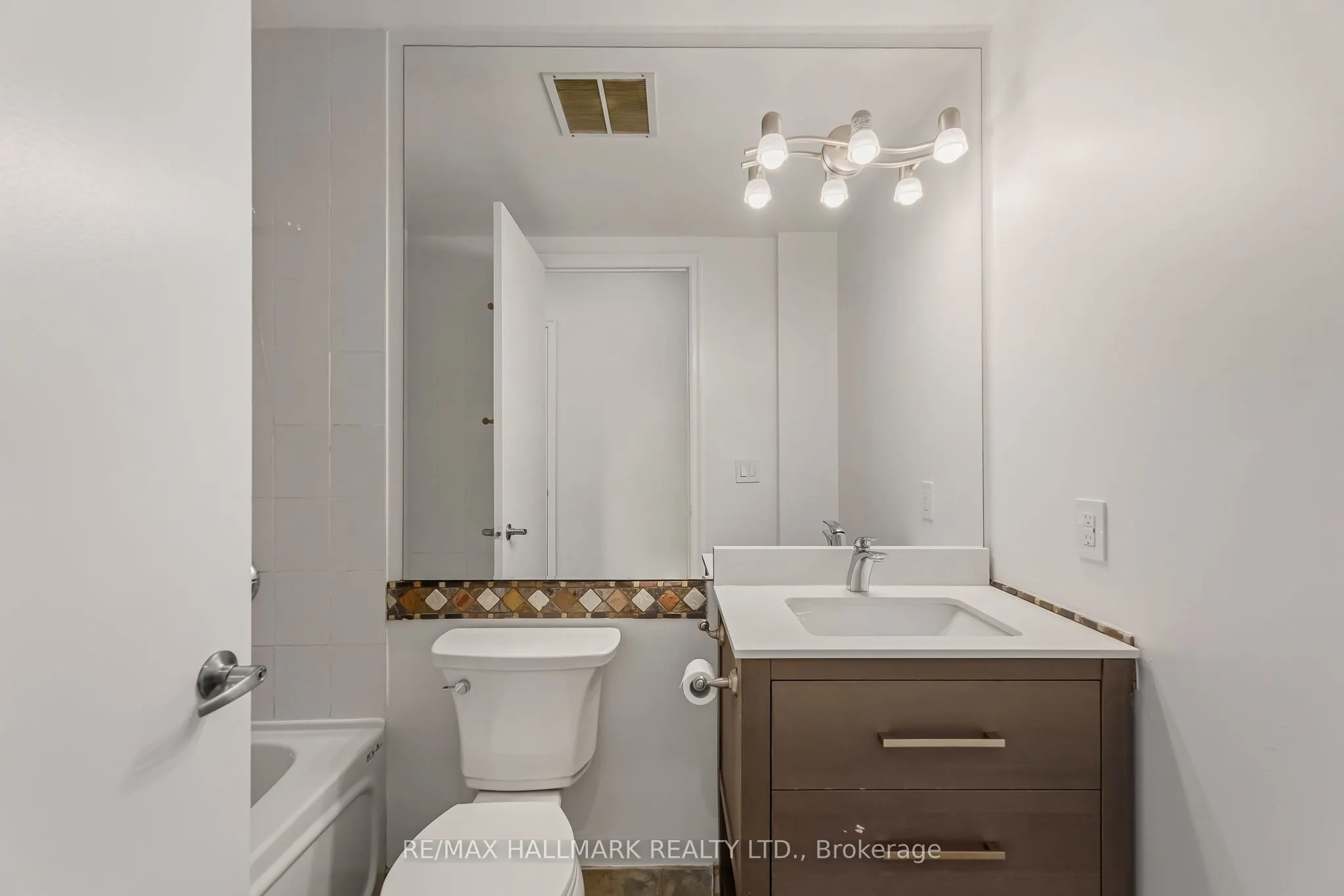 797 Don Mills Road #606