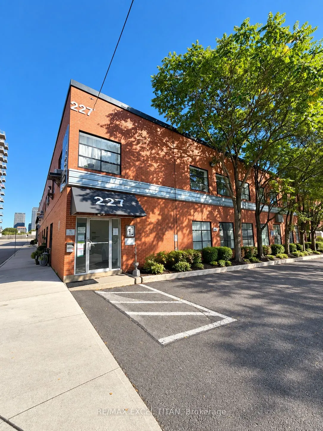 227 Sterling Road E #213