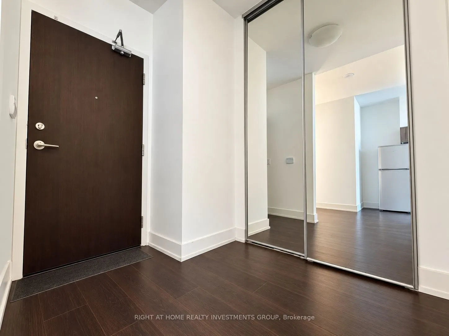 38 Dan Leckie Way #809