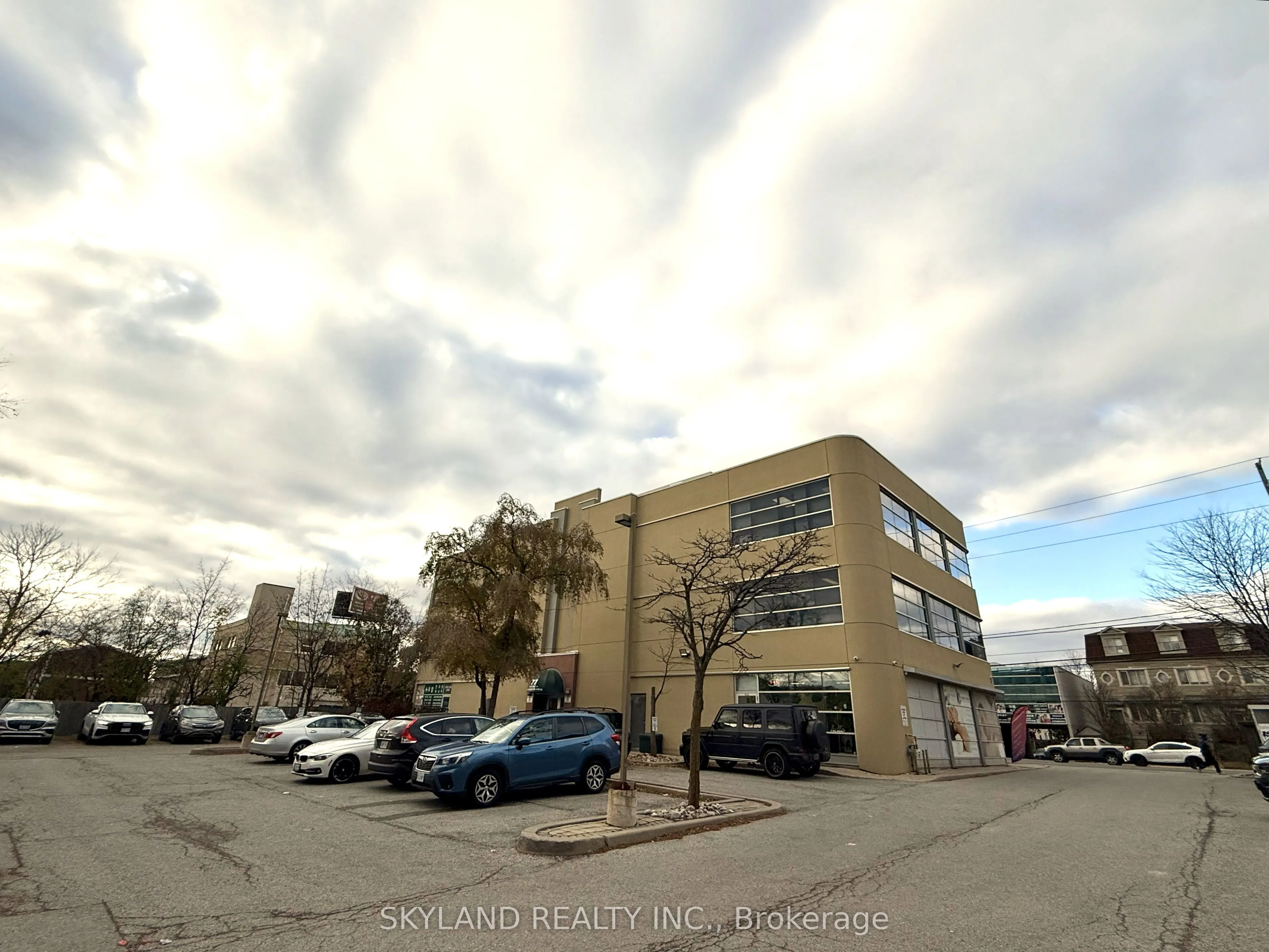 77 Finch Avenue W