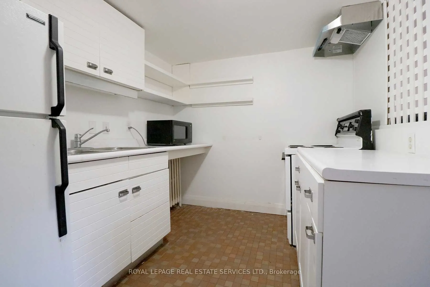 390 Huron Street #2