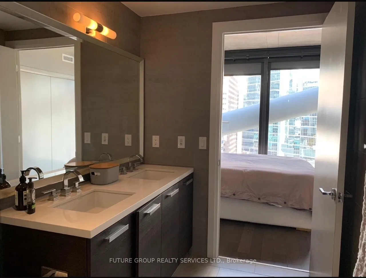 224 King Street W #1204
