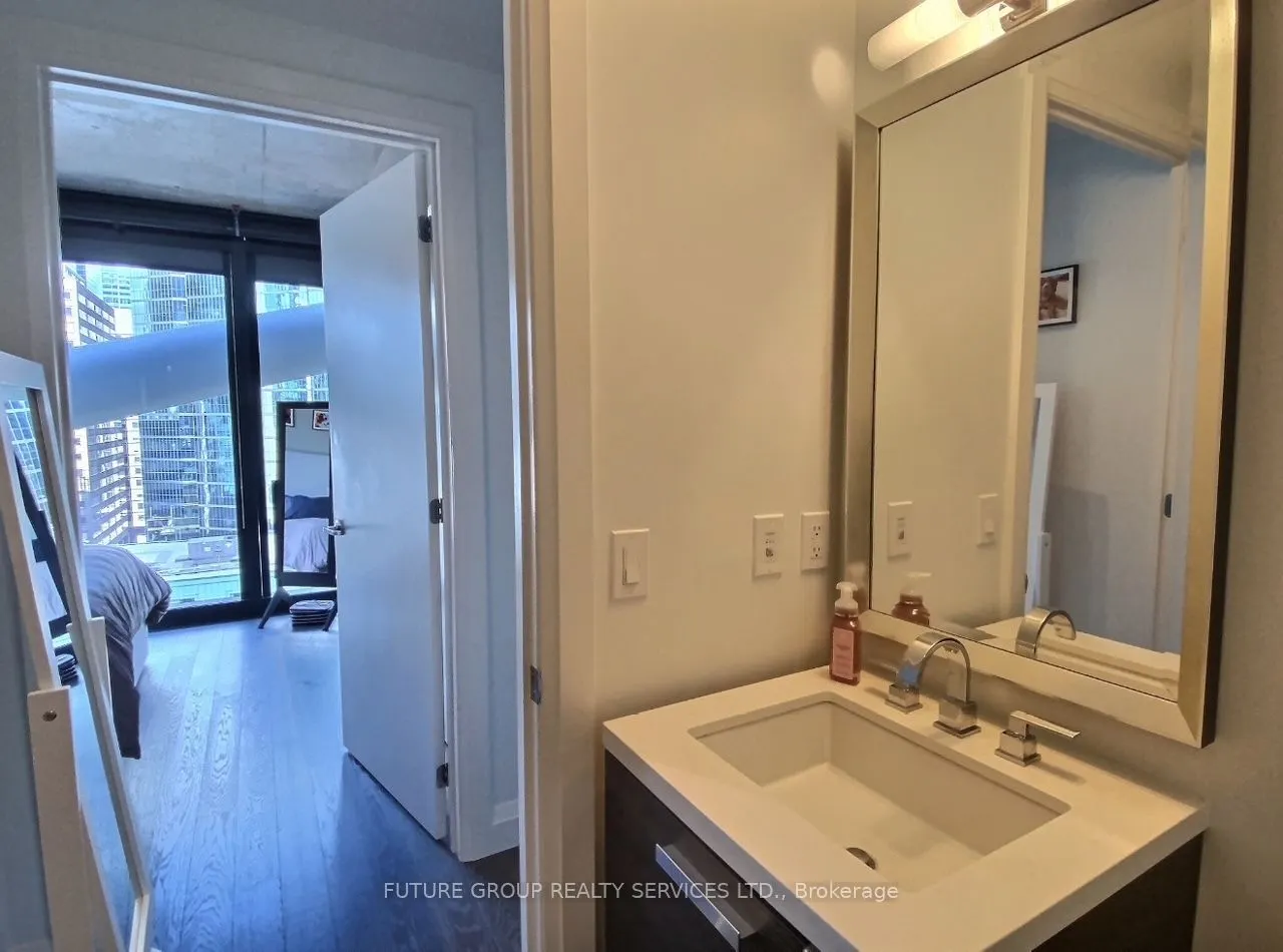 224 King Street W #1204