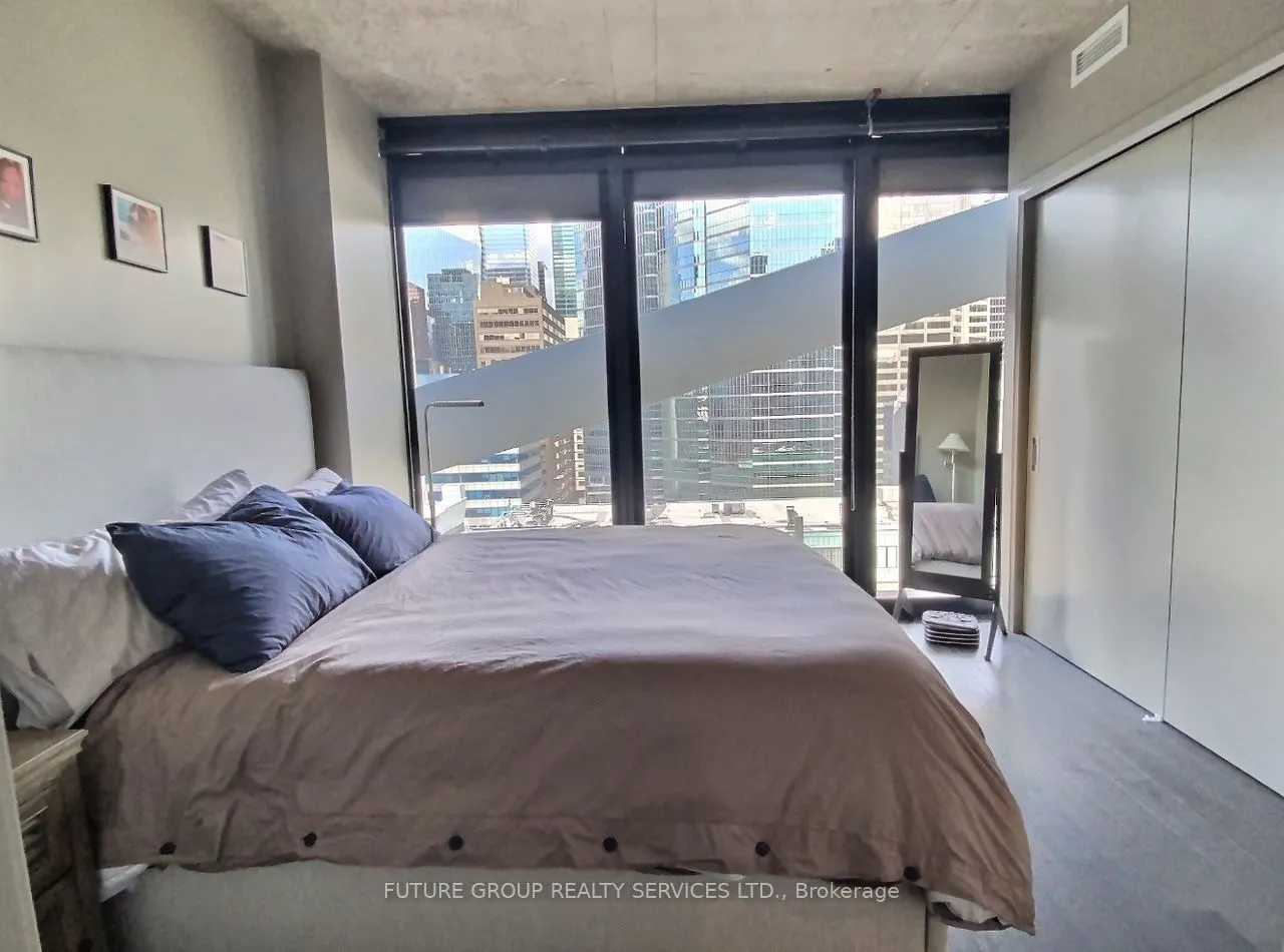 224 King Street W #1204