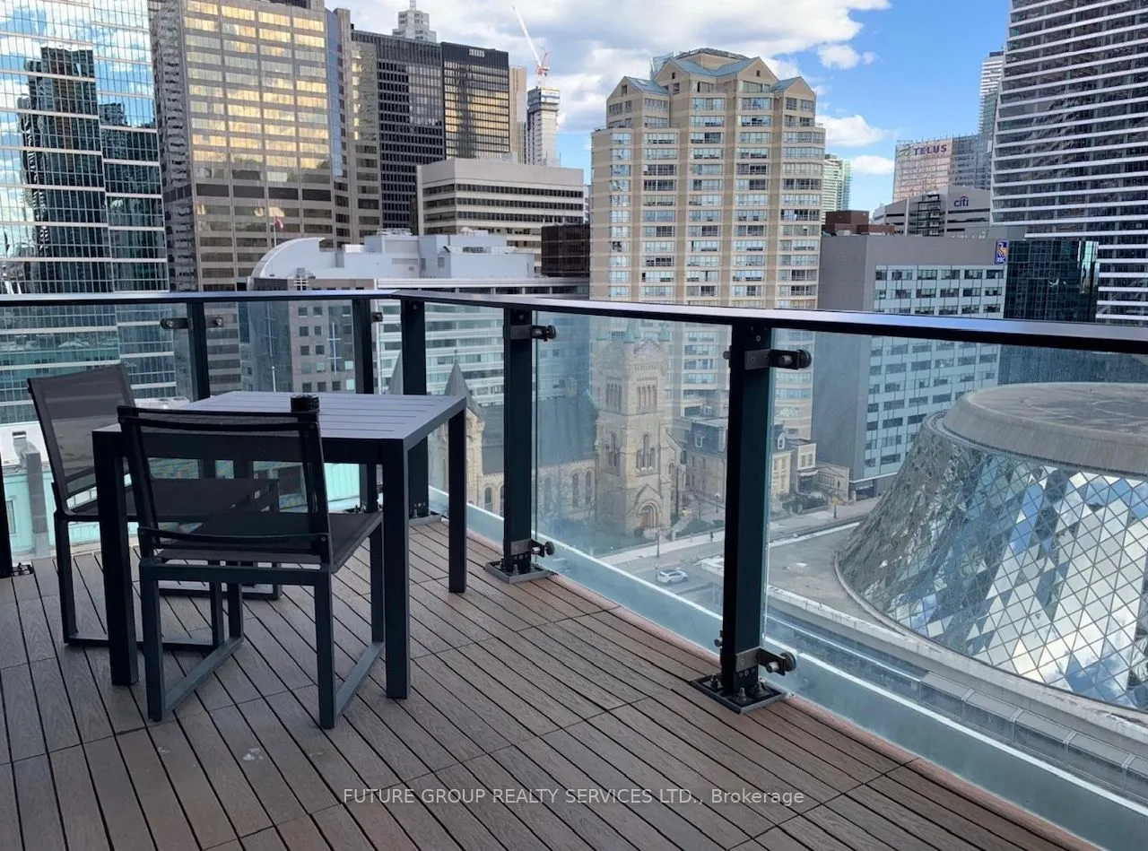 224 King Street W #1204