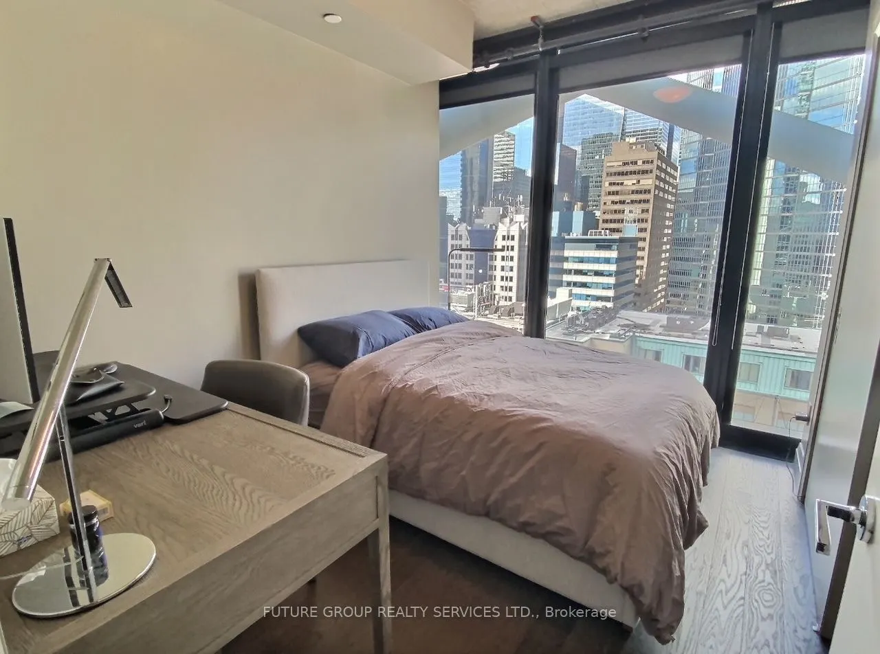 224 King Street W #1204