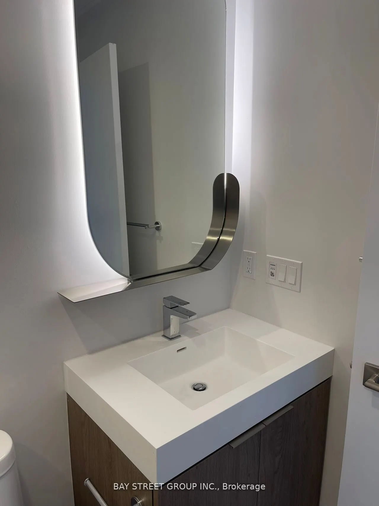 15 Holmes Avenue #1807