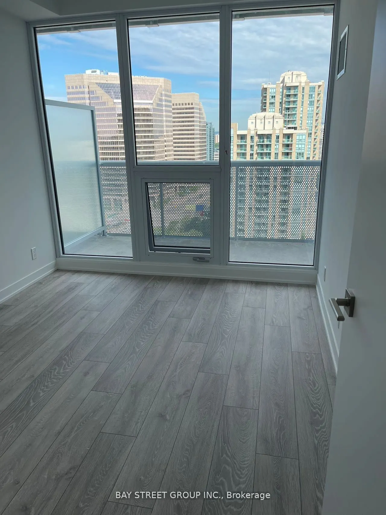 15 Holmes Avenue #1807