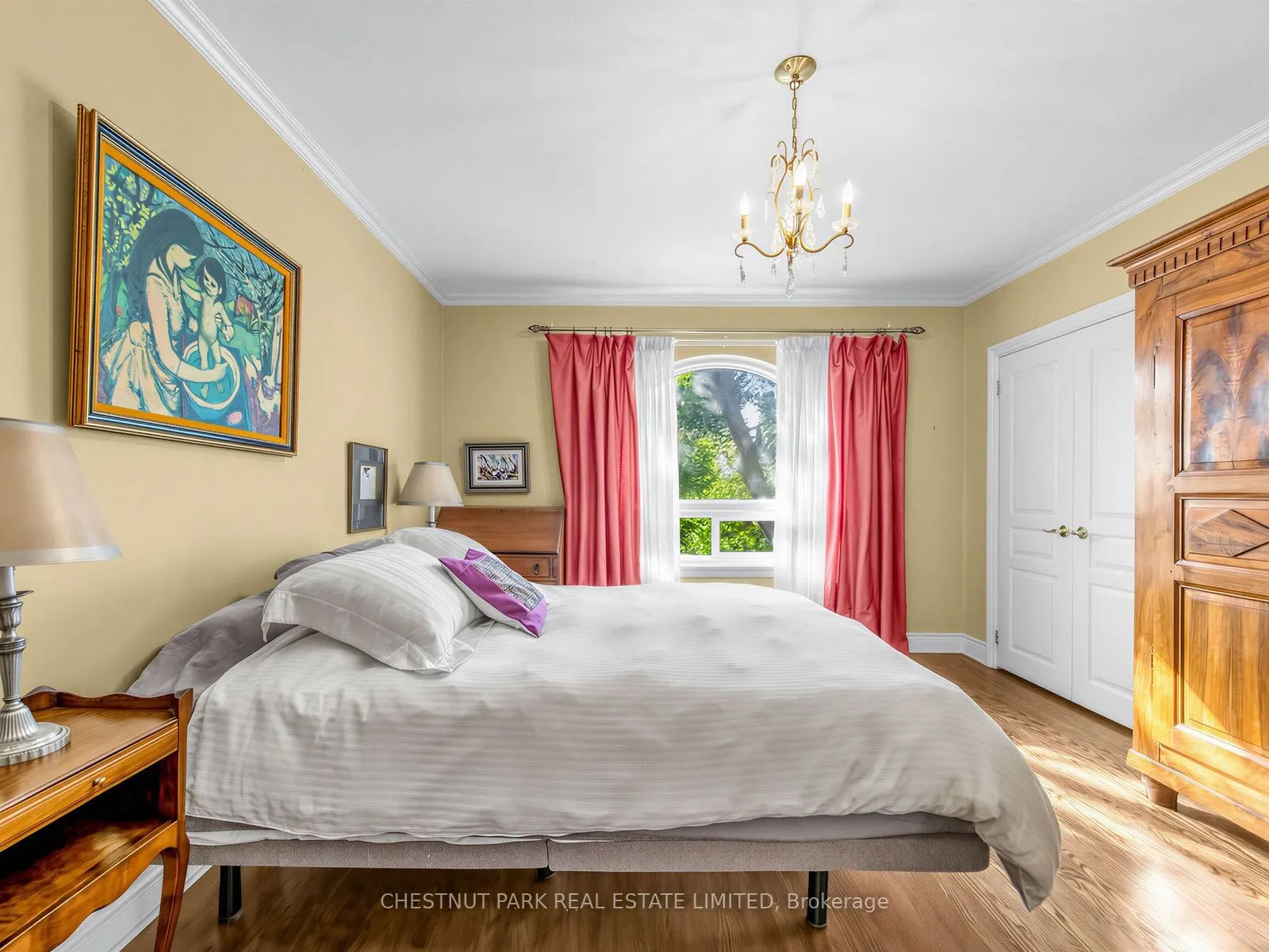 25 Clarendon Avenue