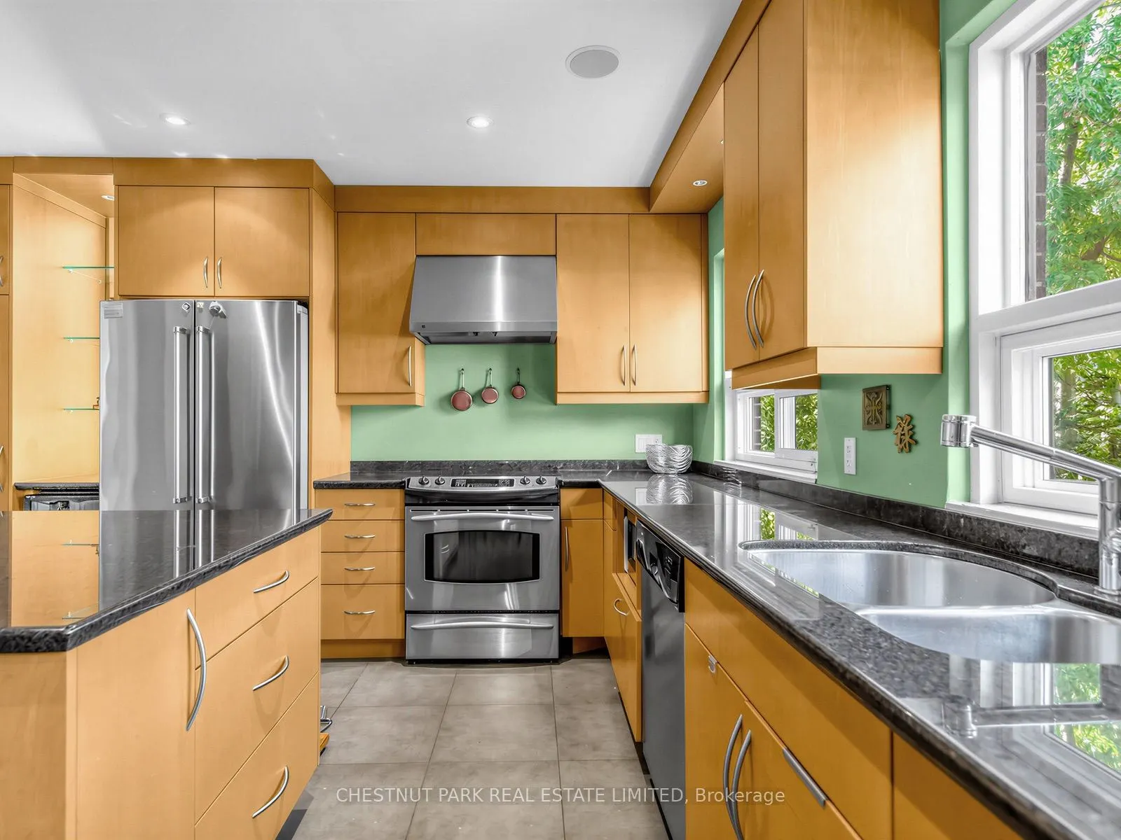 25 Clarendon Avenue