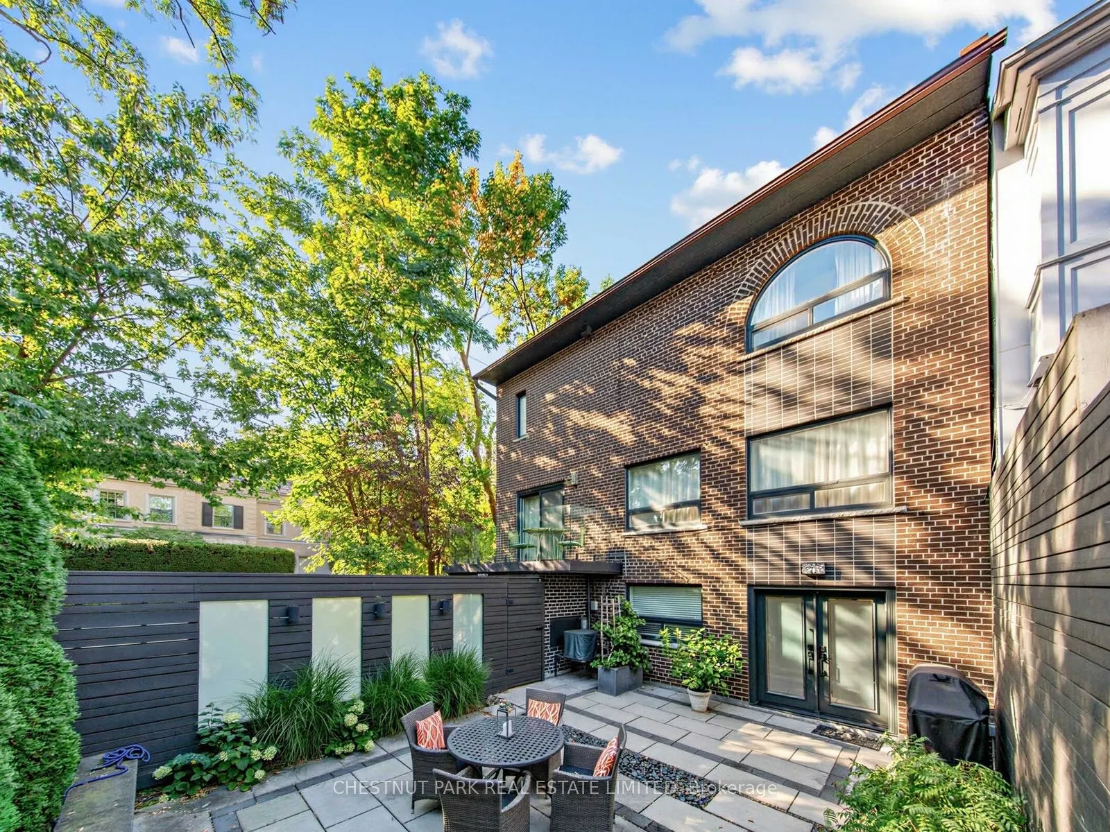 25 Clarendon Avenue