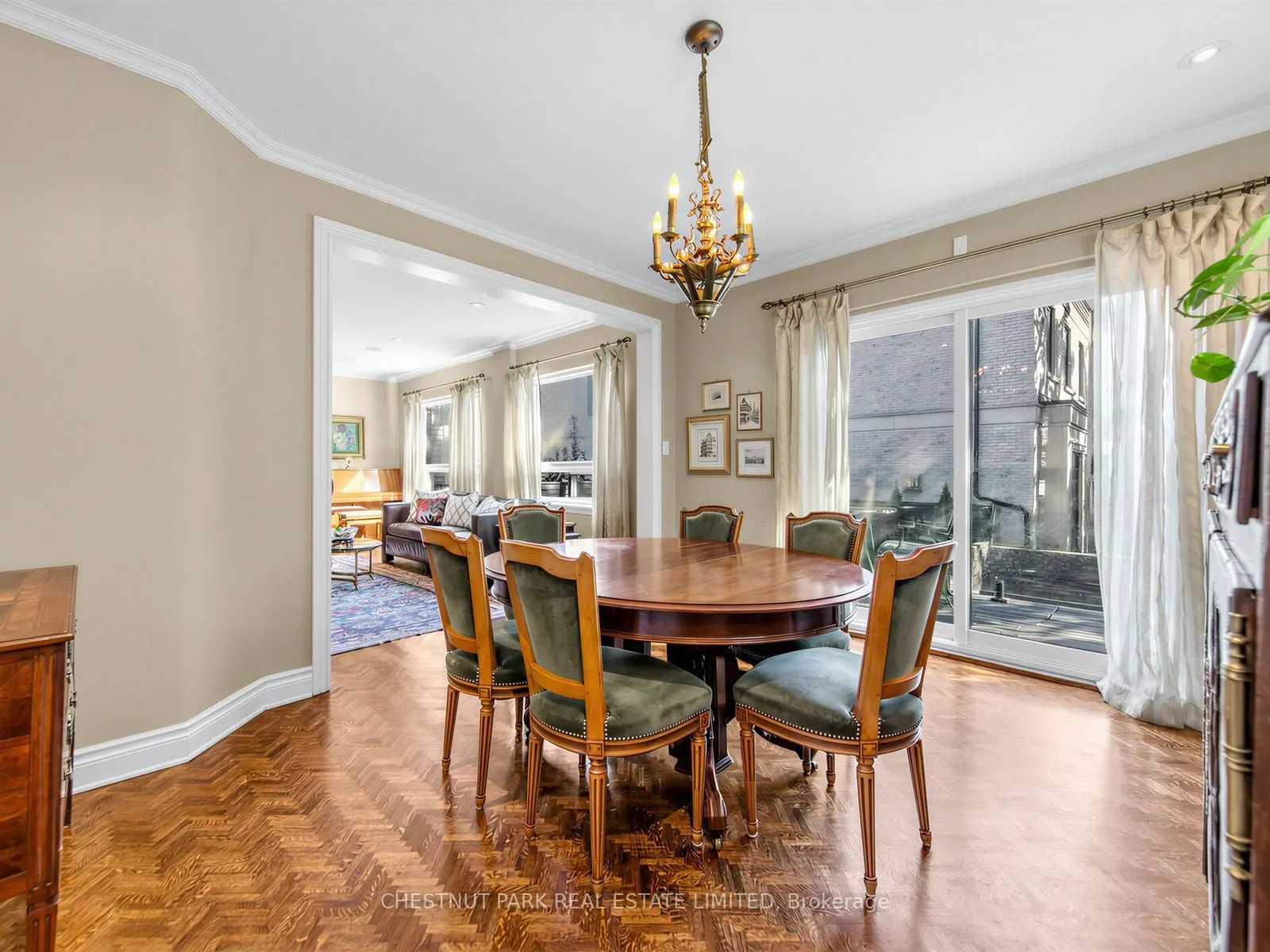 25 Clarendon Avenue