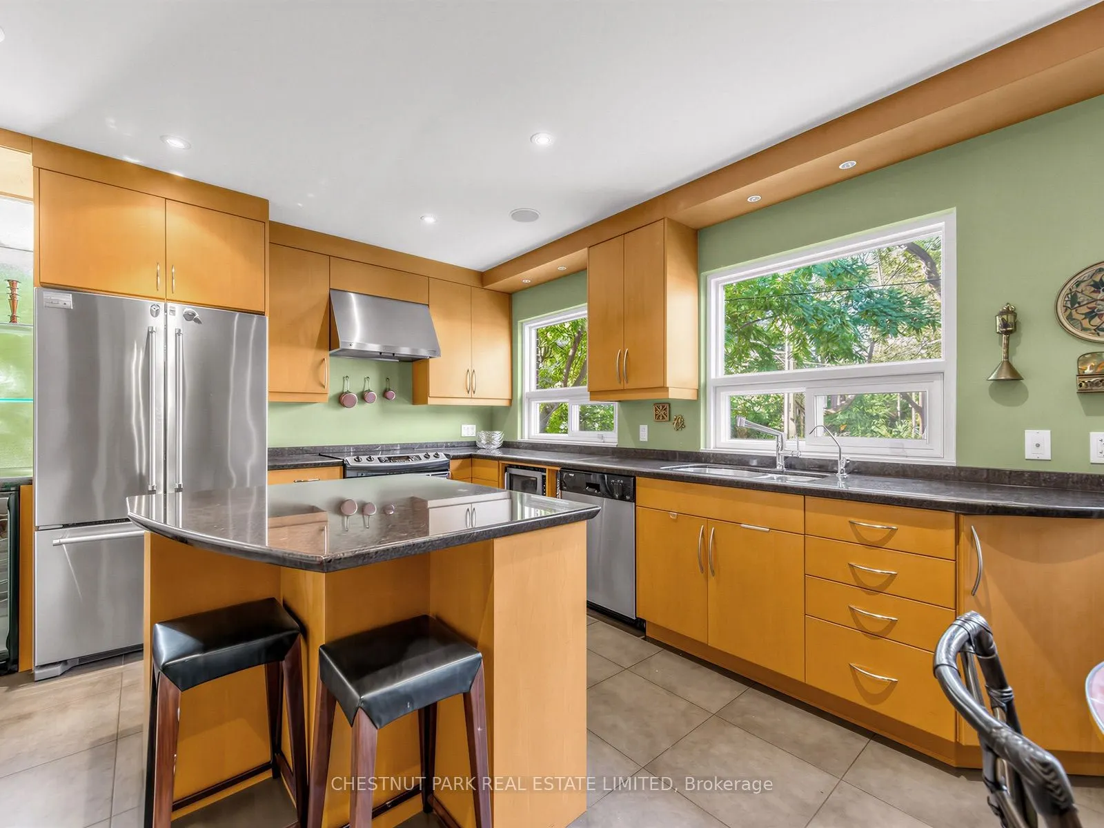 25 Clarendon Avenue