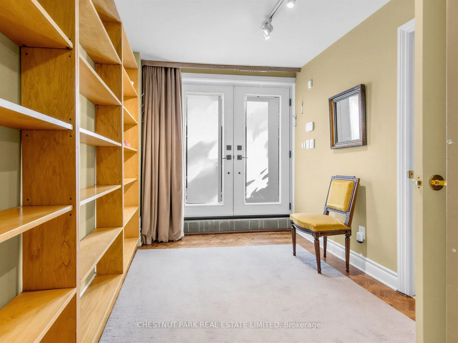 25 Clarendon Avenue