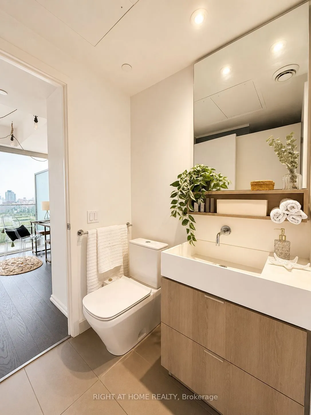 5 Soudan Avenue #2004