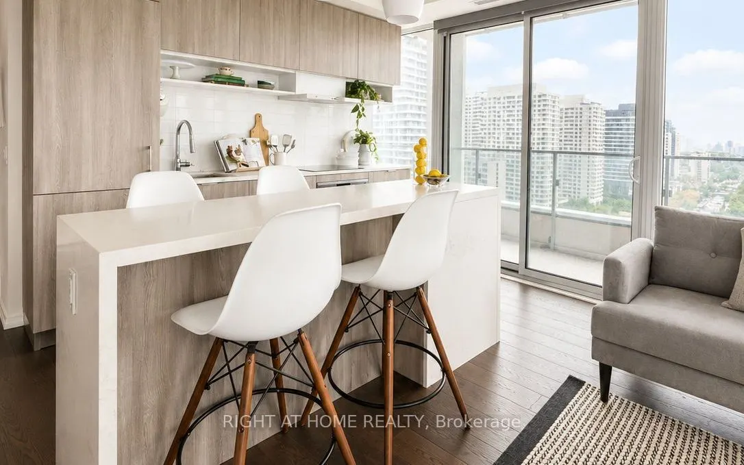 5 Soudan Avenue #2004