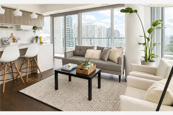 5 Soudan Avenue #2004