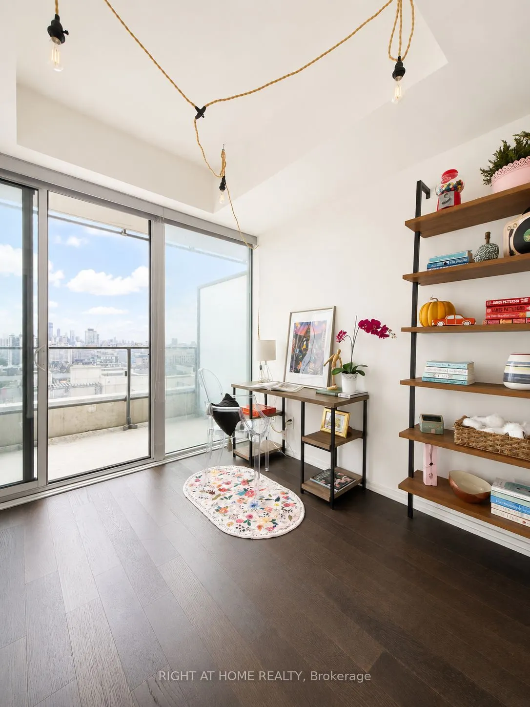 5 Soudan Avenue #2004