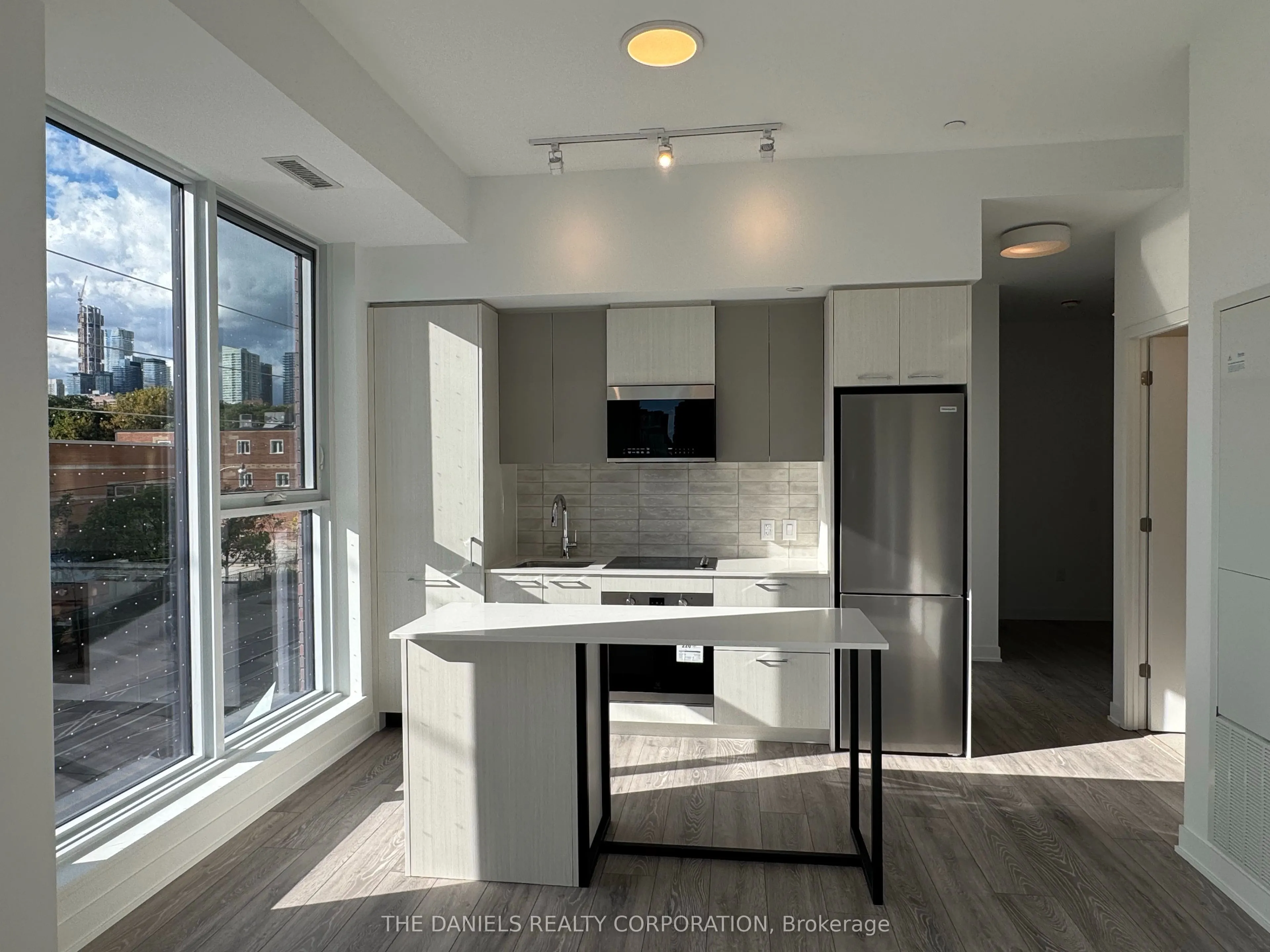 10 Oak Street #217
